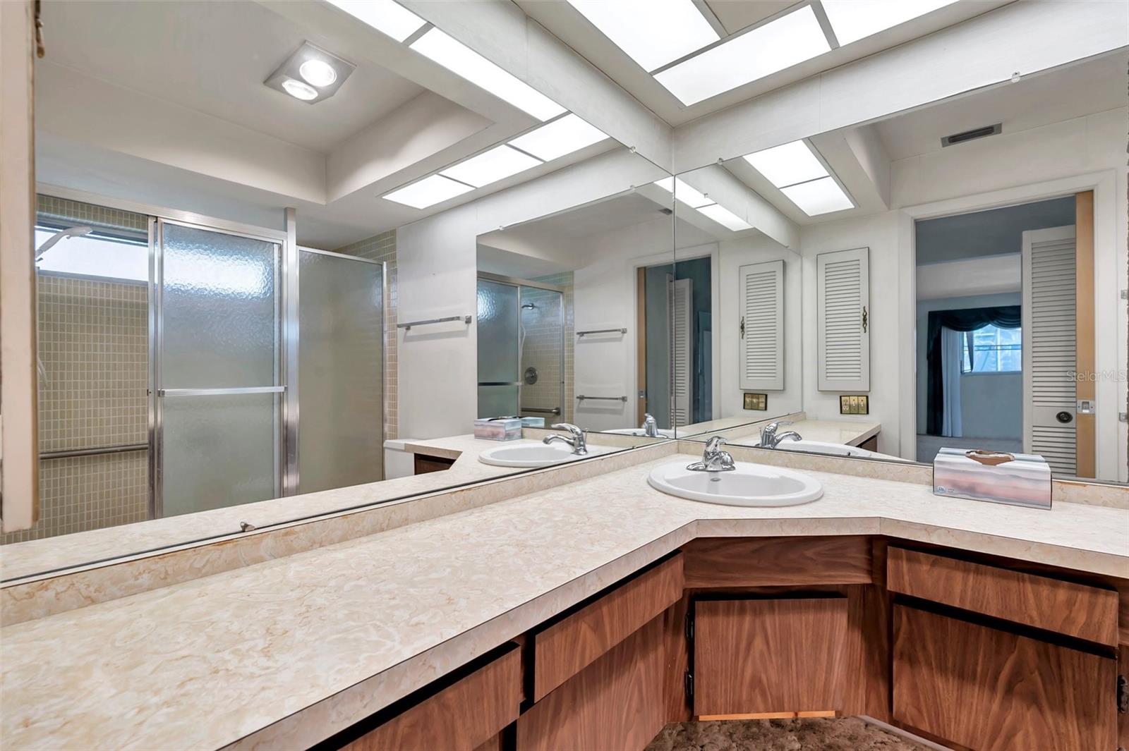 106 INDIAN ROCKS RD S, BELLEAIR BLUFFS, FL, 33770