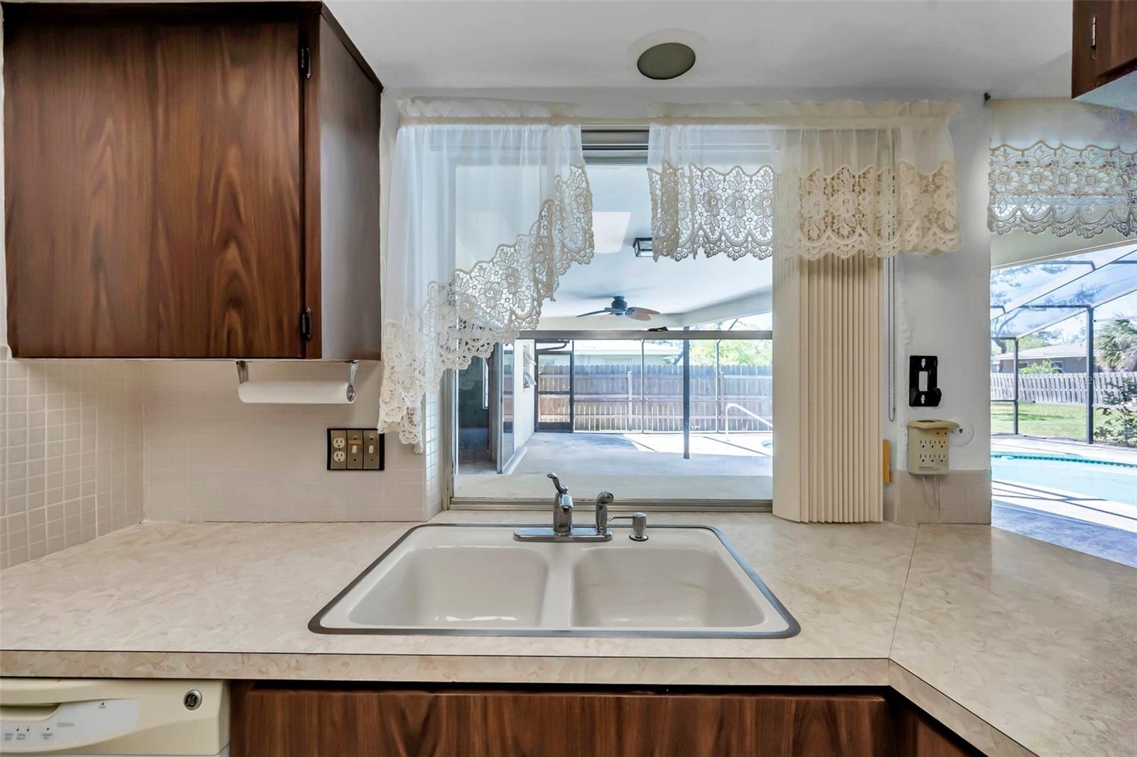 106 INDIAN ROCKS RD S, BELLEAIR BLUFFS, FL, 33770