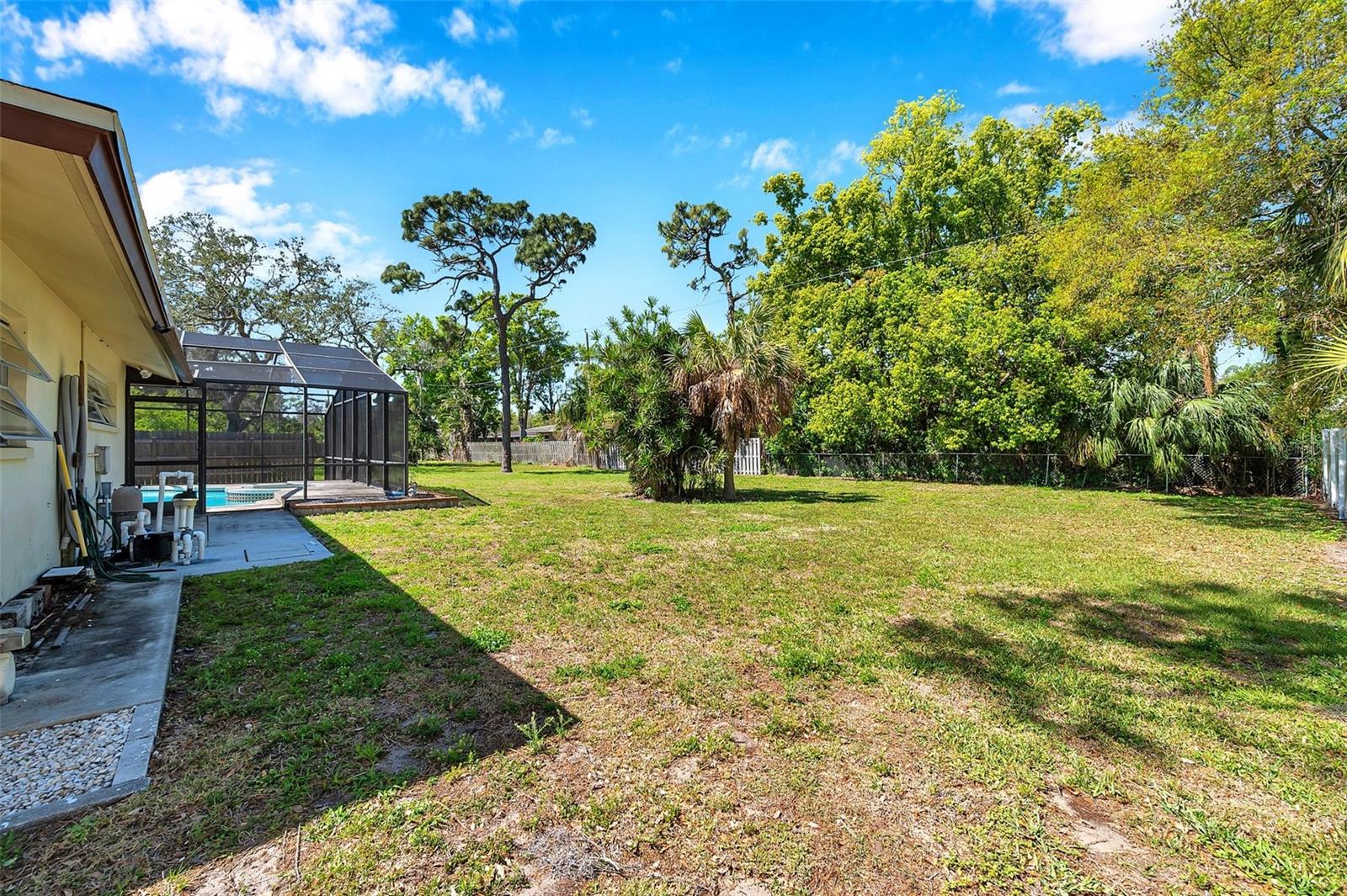 106 INDIAN ROCKS RD S, BELLEAIR BLUFFS, FL, 33770