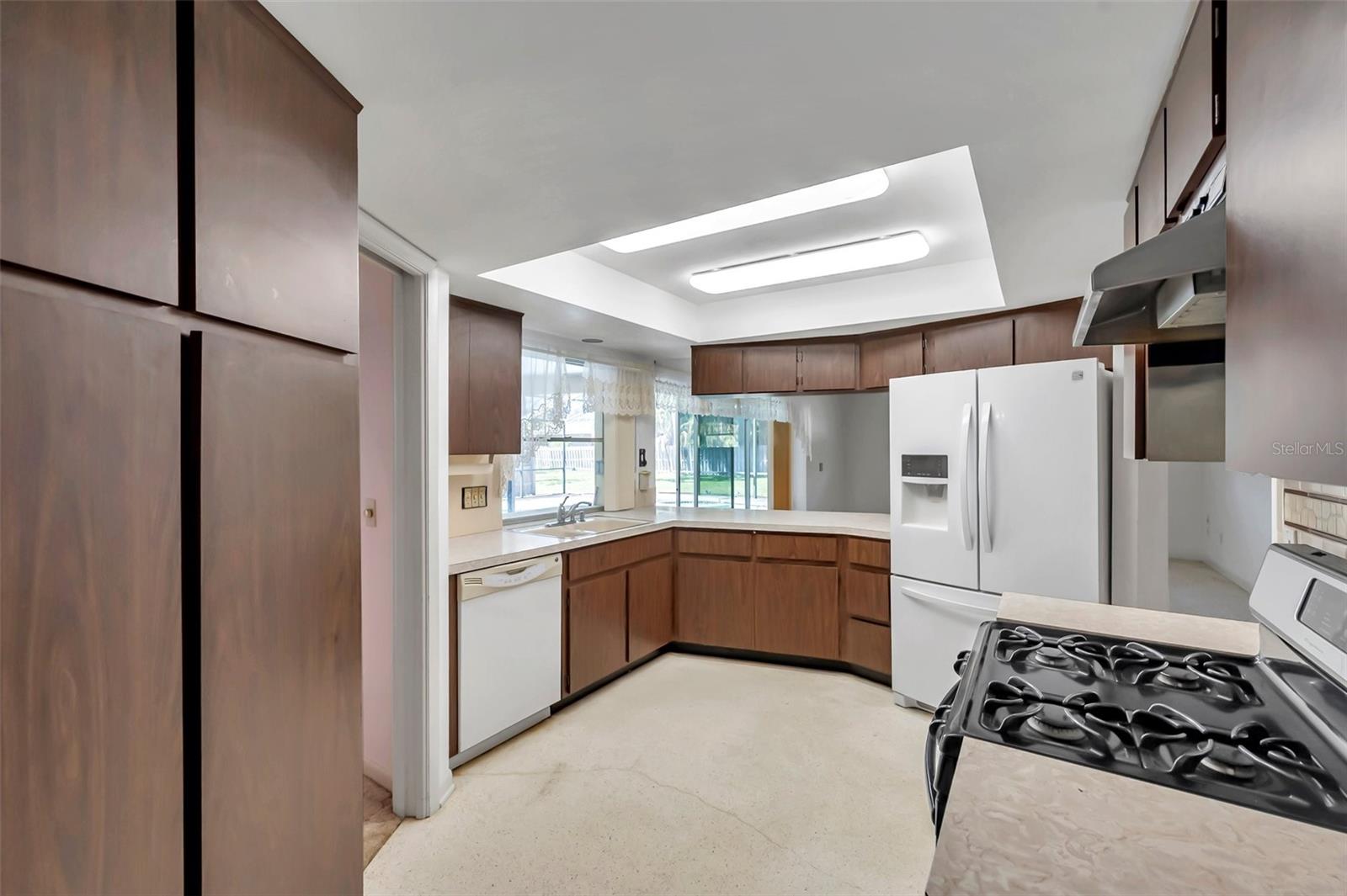106 INDIAN ROCKS RD S, BELLEAIR BLUFFS, FL, 33770