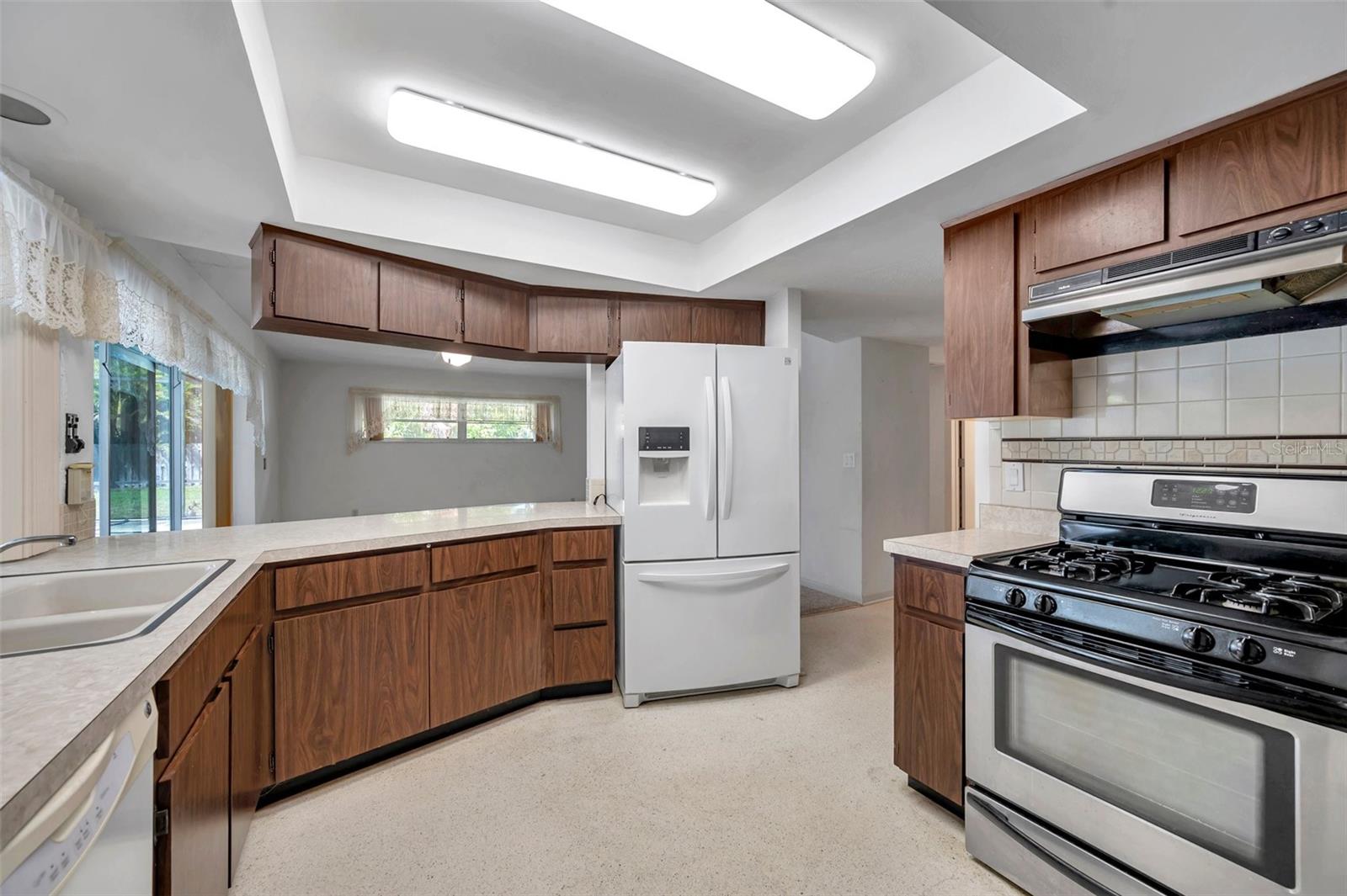106 INDIAN ROCKS RD S, BELLEAIR BLUFFS, FL, 33770