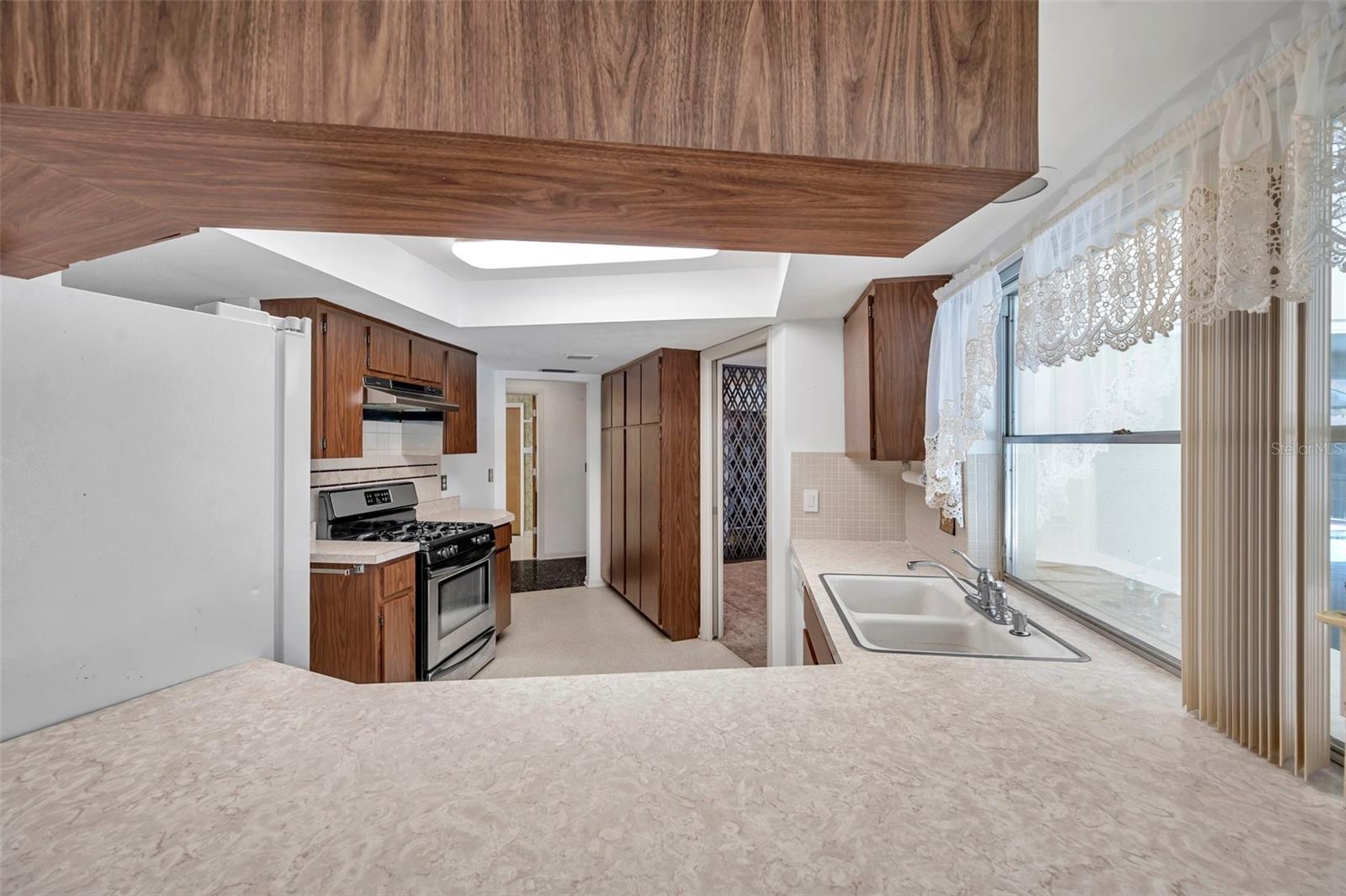 106 INDIAN ROCKS RD S, BELLEAIR BLUFFS, FL, 33770