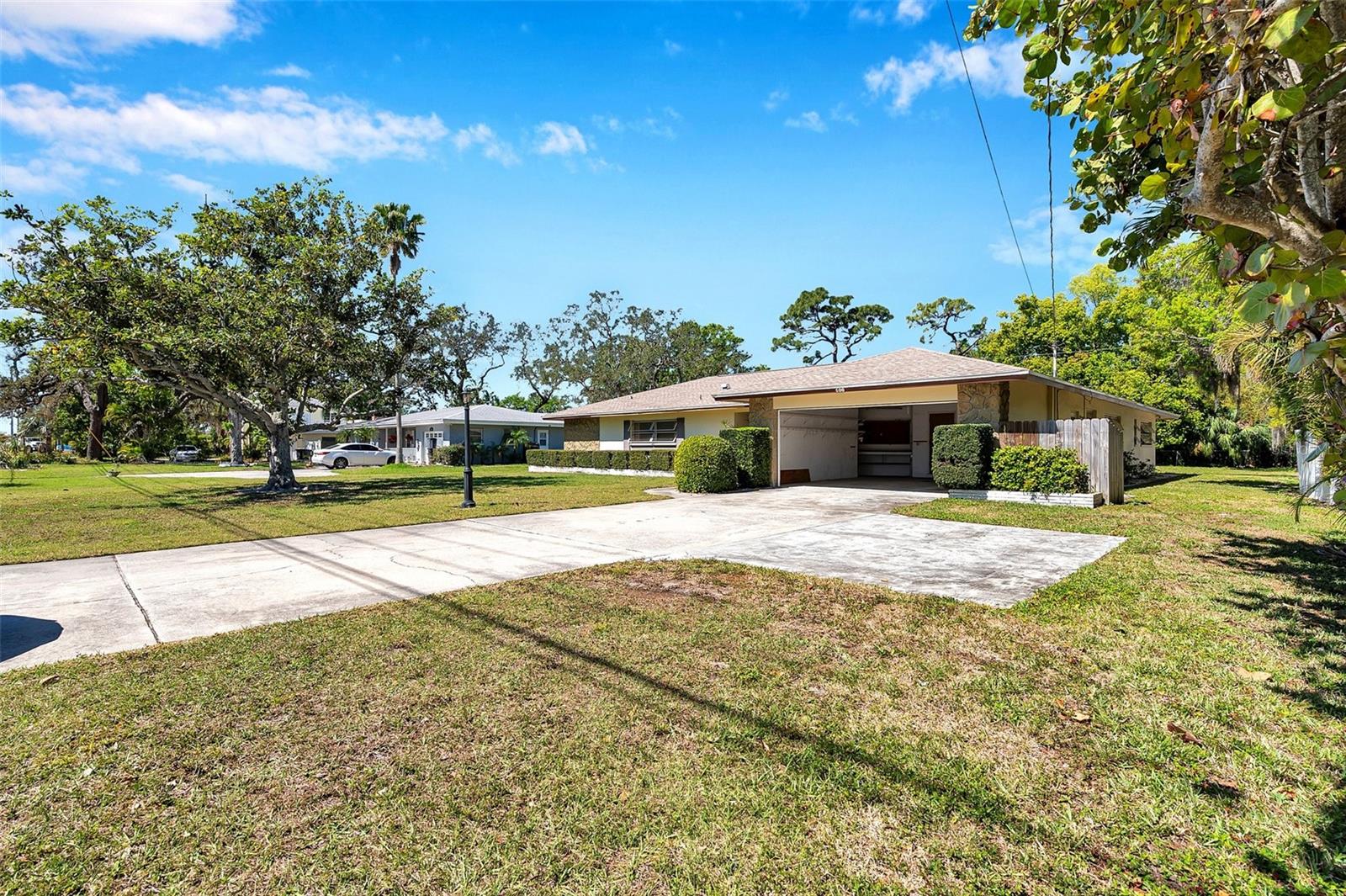 106 INDIAN ROCKS RD S, BELLEAIR BLUFFS, FL, 33770