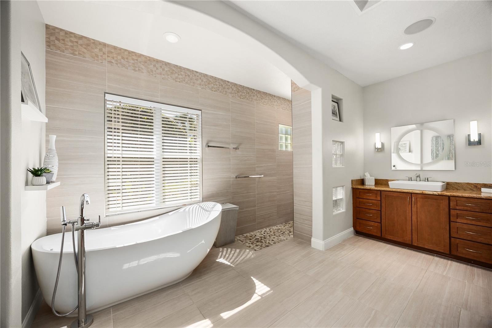 743 MILLS ESTATE PL, CHULUOTA, FL, 32766