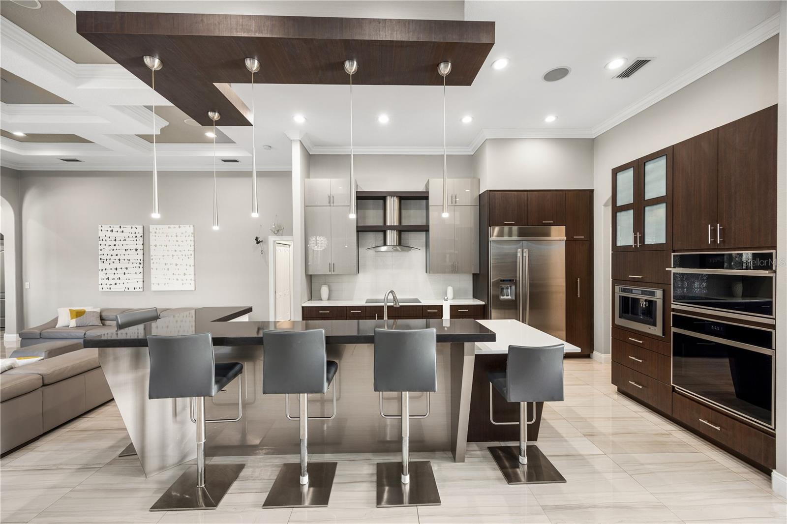 743 MILLS ESTATE PL, CHULUOTA, FL, 32766