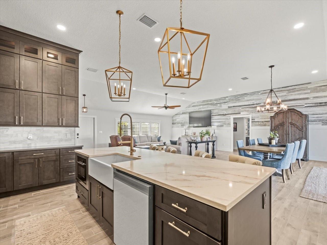 6421 4TH PALM PT, ST PETE BEACH, FL, 33706