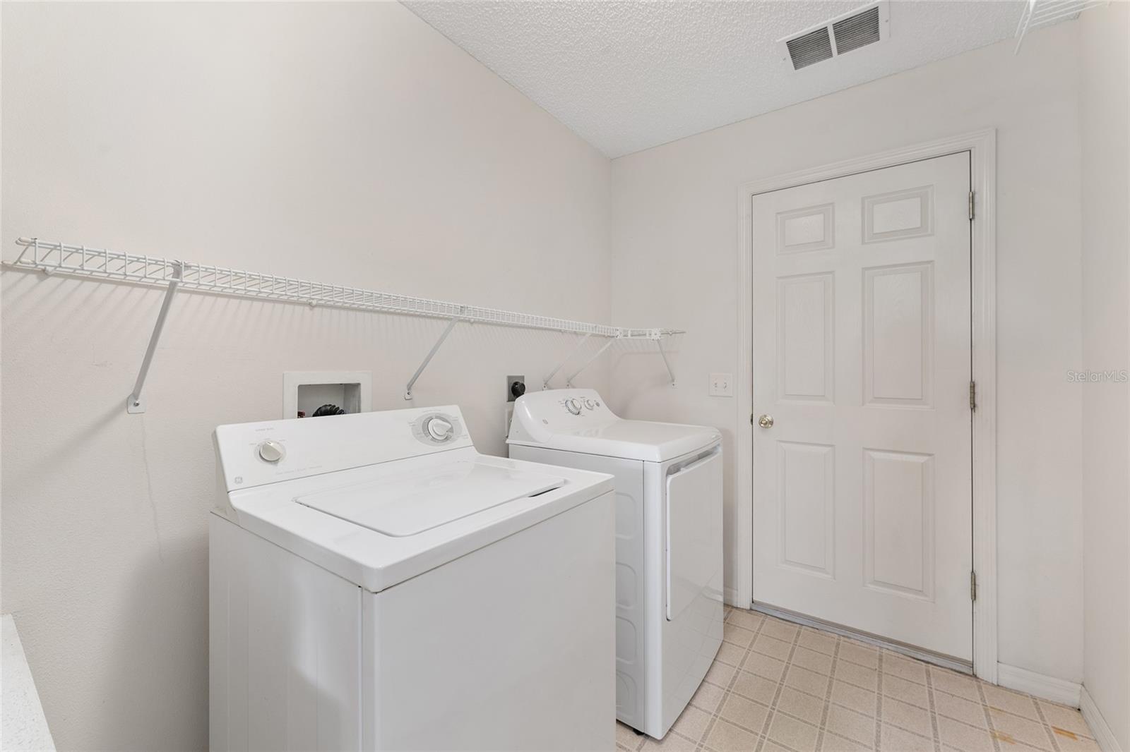 2712 BENAVIDES DR, THE VILLAGES, FL, 32162