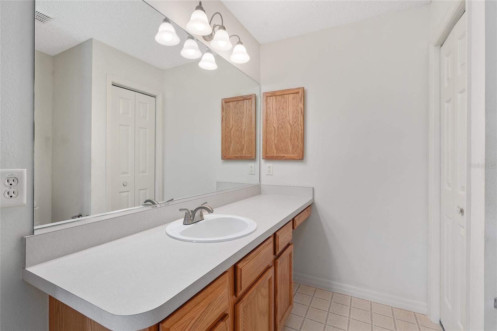 2712 BENAVIDES DR, THE VILLAGES, FL, 32162