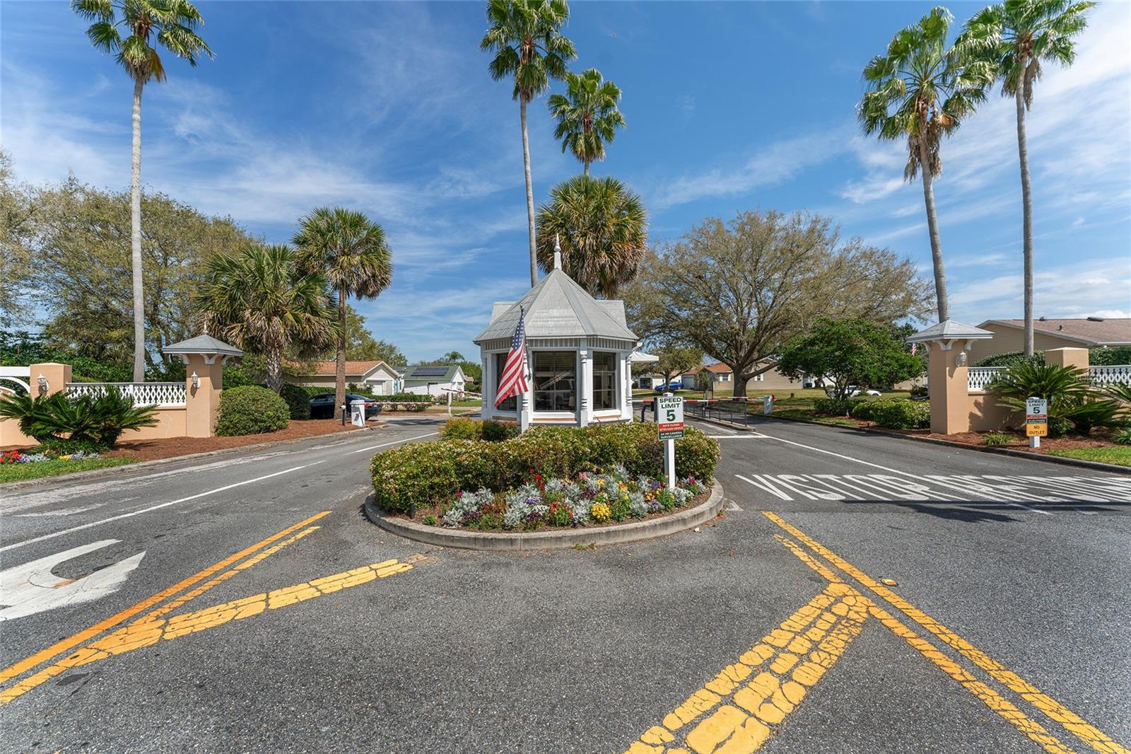 2712 BENAVIDES DR, THE VILLAGES, FL, 32162