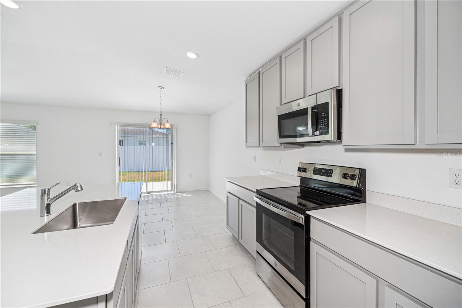 1533 PEACH CREEK DR, OSTEEN, FL, 32764