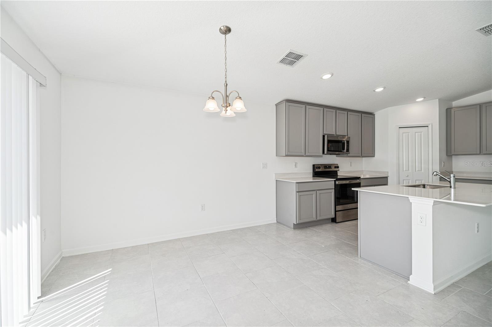 1533 PEACH CREEK DR, OSTEEN, FL, 32764