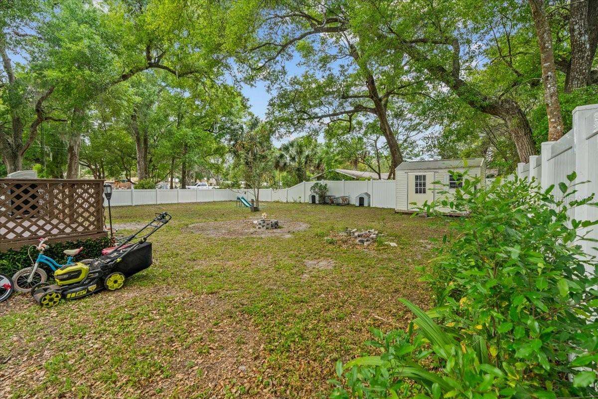 1401 E VOORHIS AVE, DELAND, FL, 32724