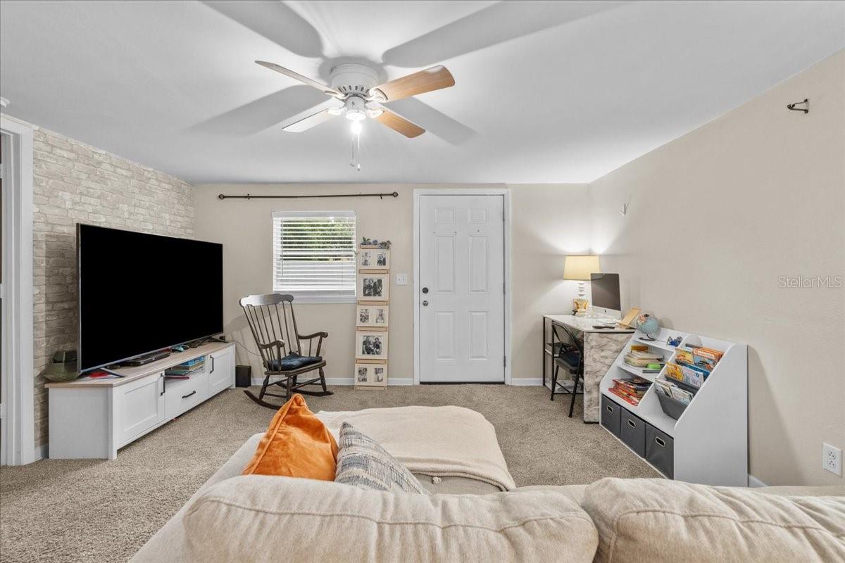 1401 E VOORHIS AVE, DELAND, FL, 32724