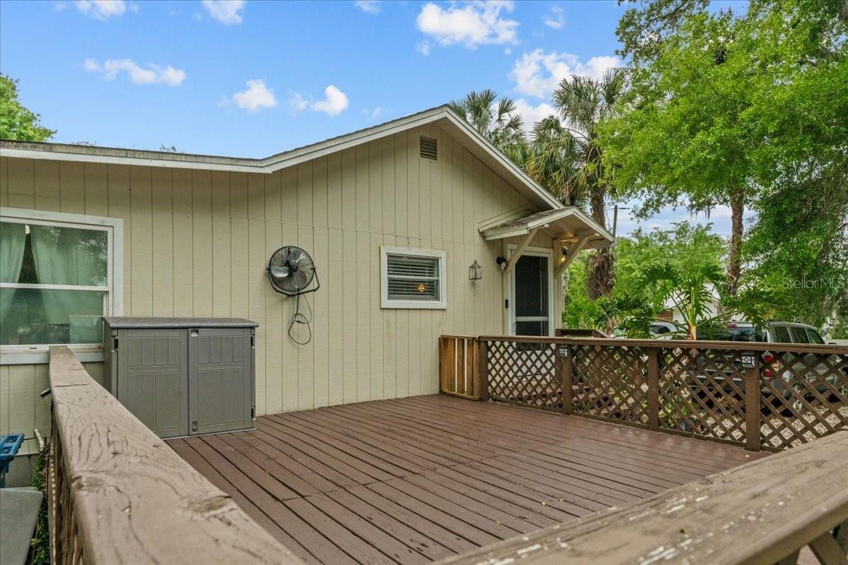 1401 E VOORHIS AVE, DELAND, FL, 32724