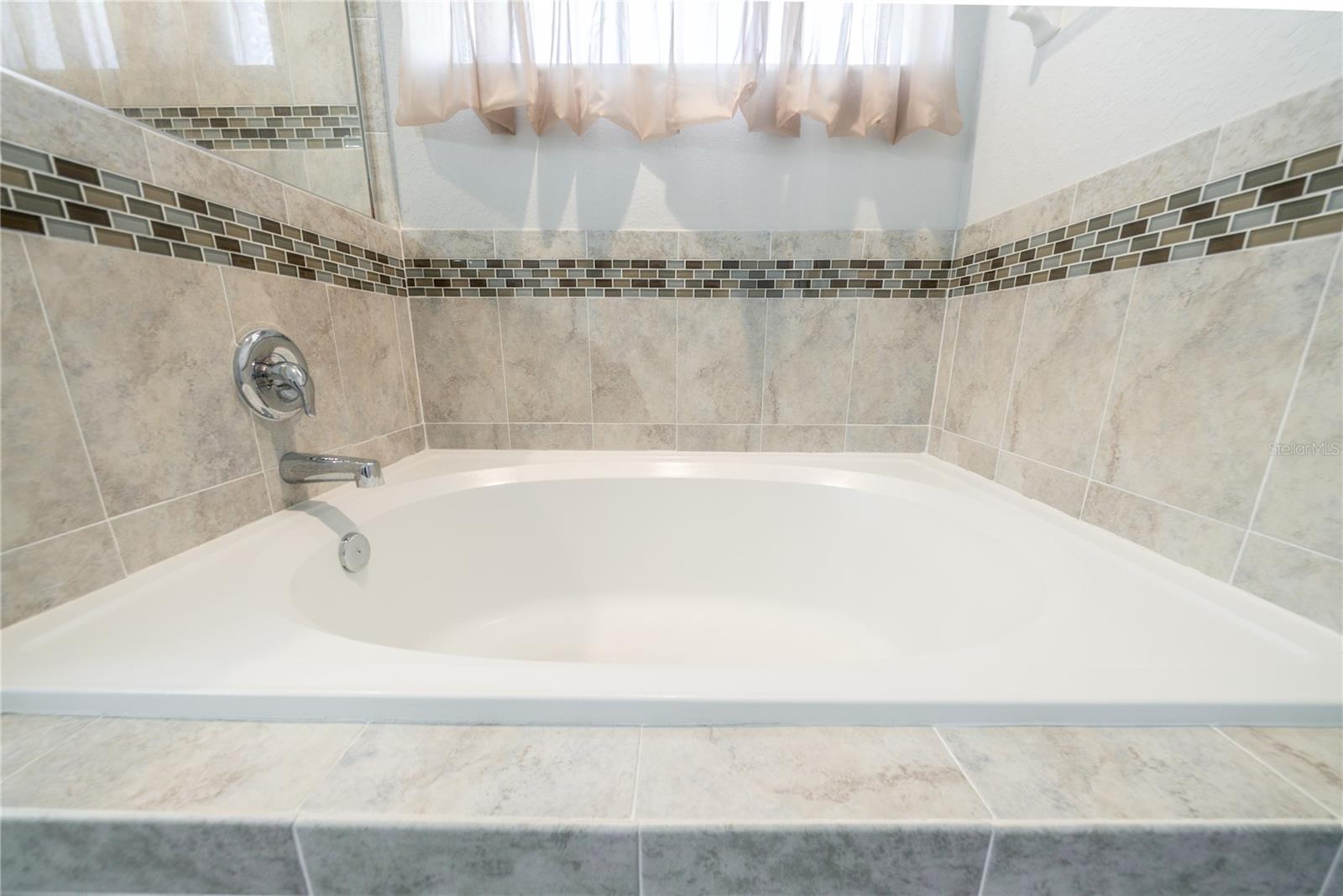 328 WOODLAND TRL, LADY LAKE, FL, 32159