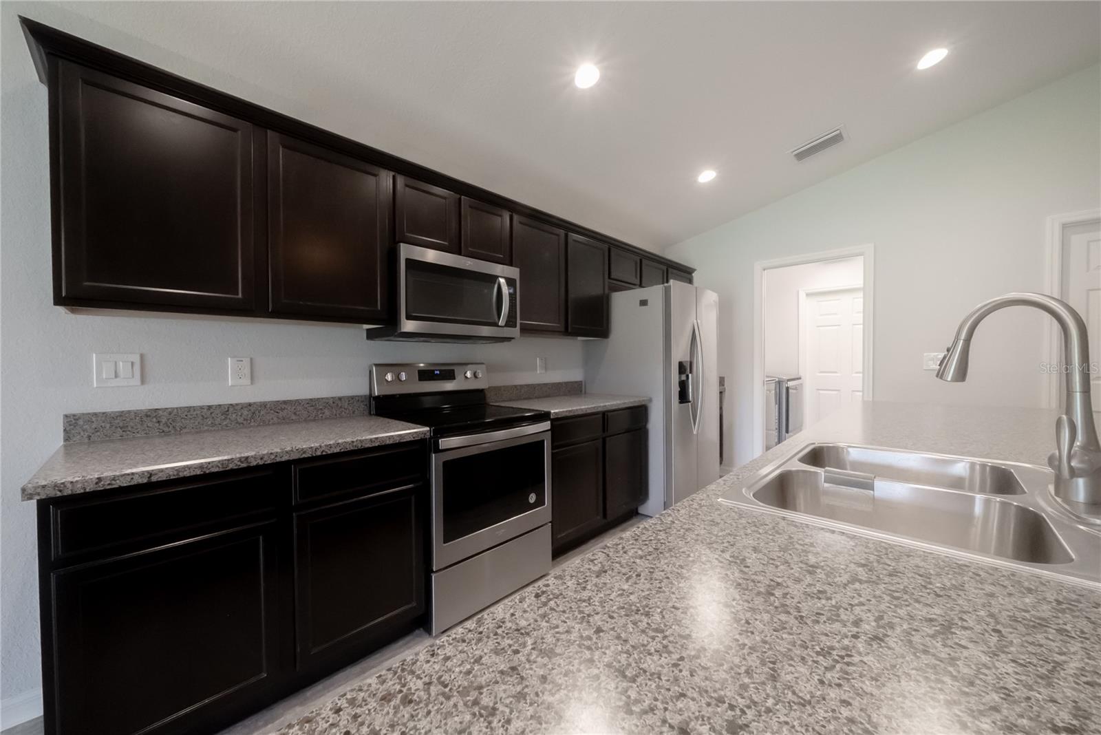 328 WOODLAND TRL, LADY LAKE, FL, 32159