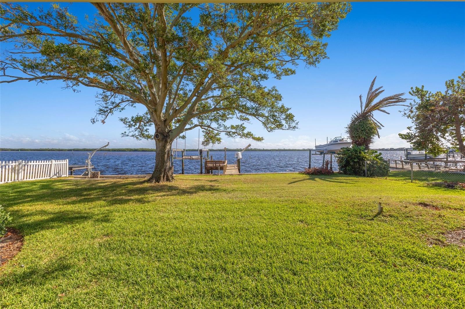 TB8361090 Property Photo