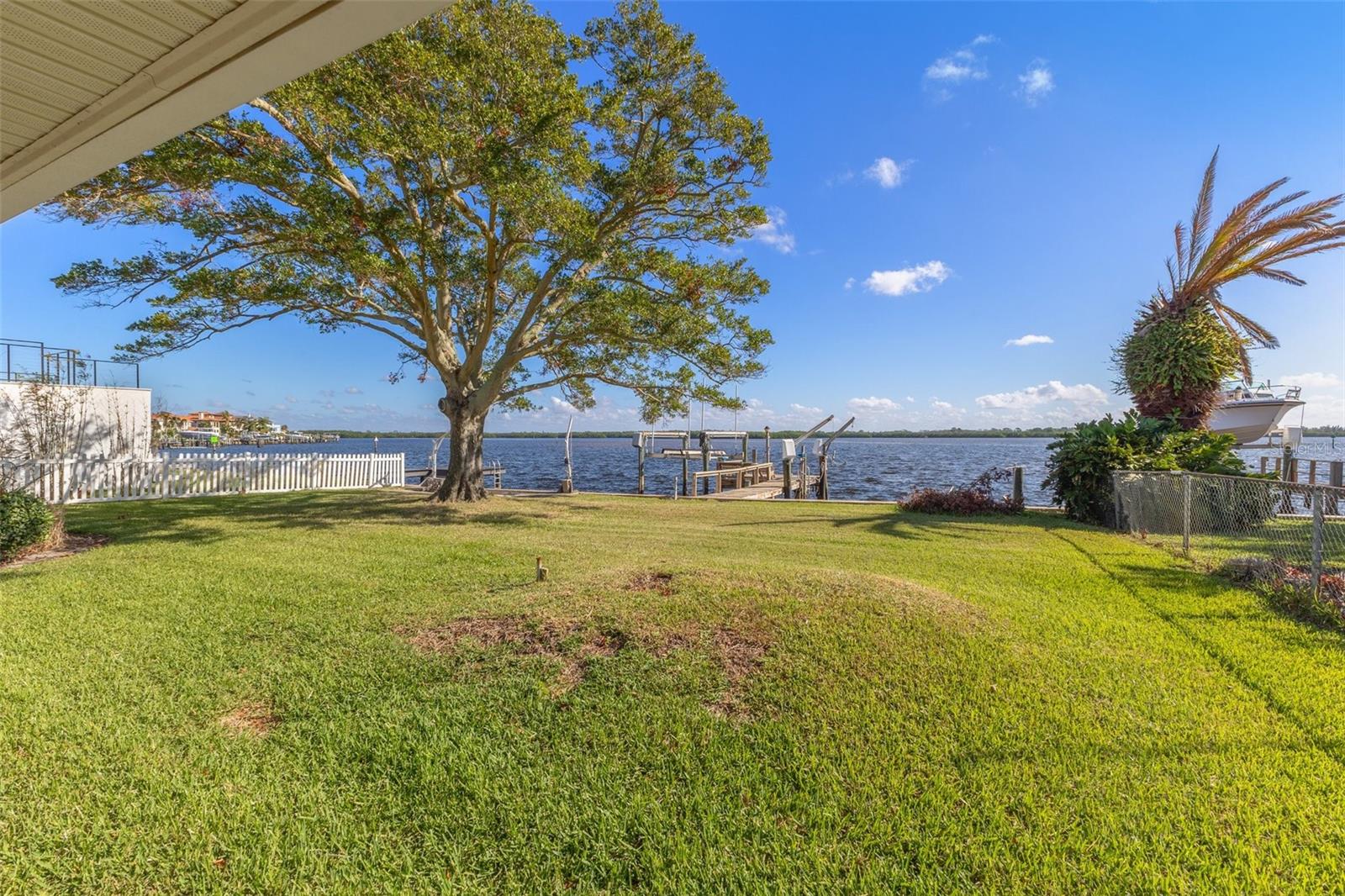 TB8361090 Property Photo