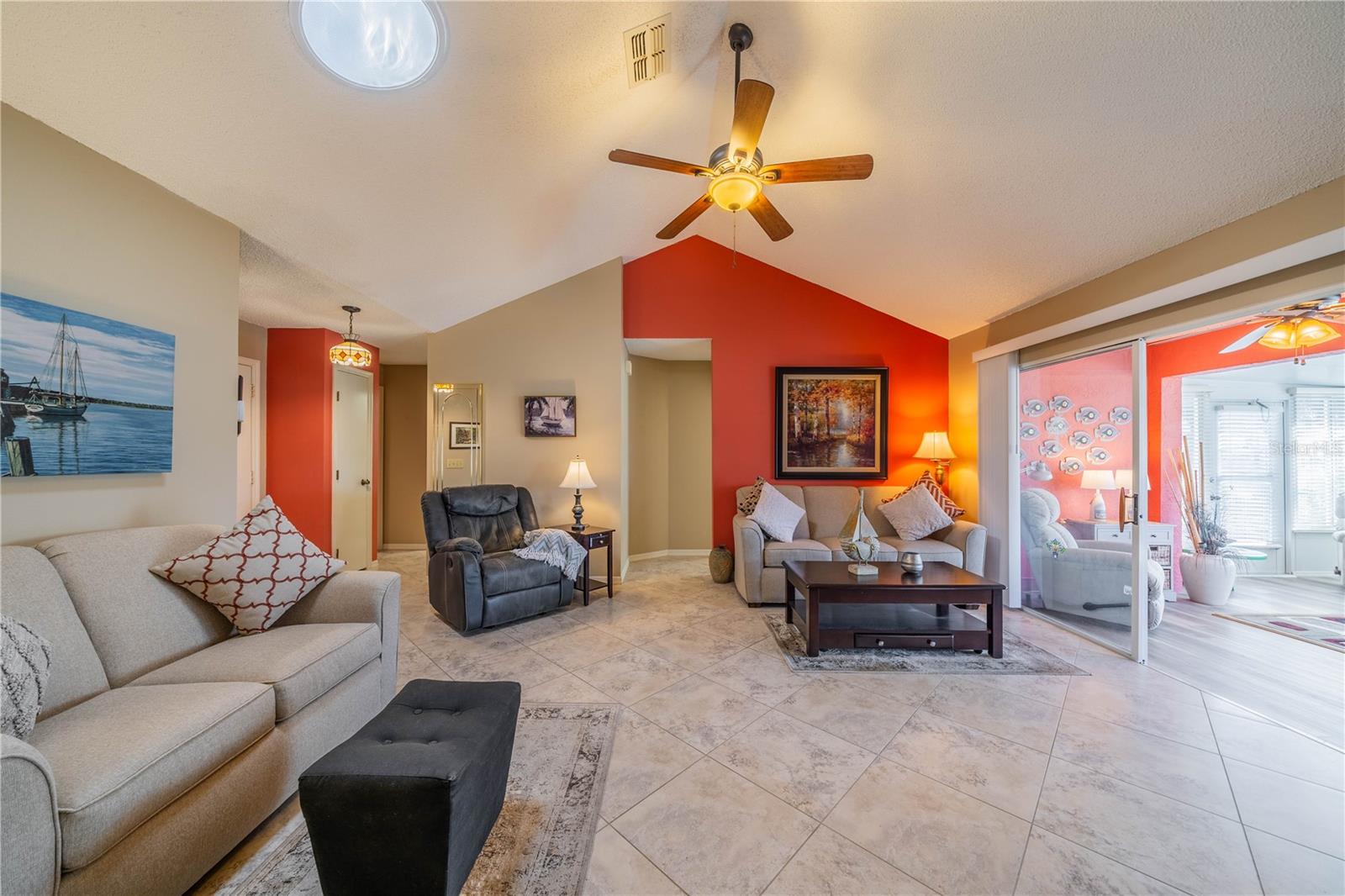 1933 GRAND CYPRESS LN, SUN CITY CENTER, FL, 33573
