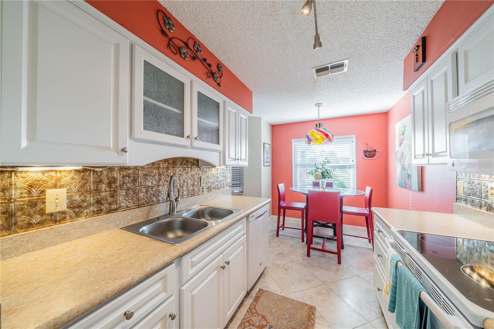 1933 GRAND CYPRESS LN, SUN CITY CENTER, FL, 33573
