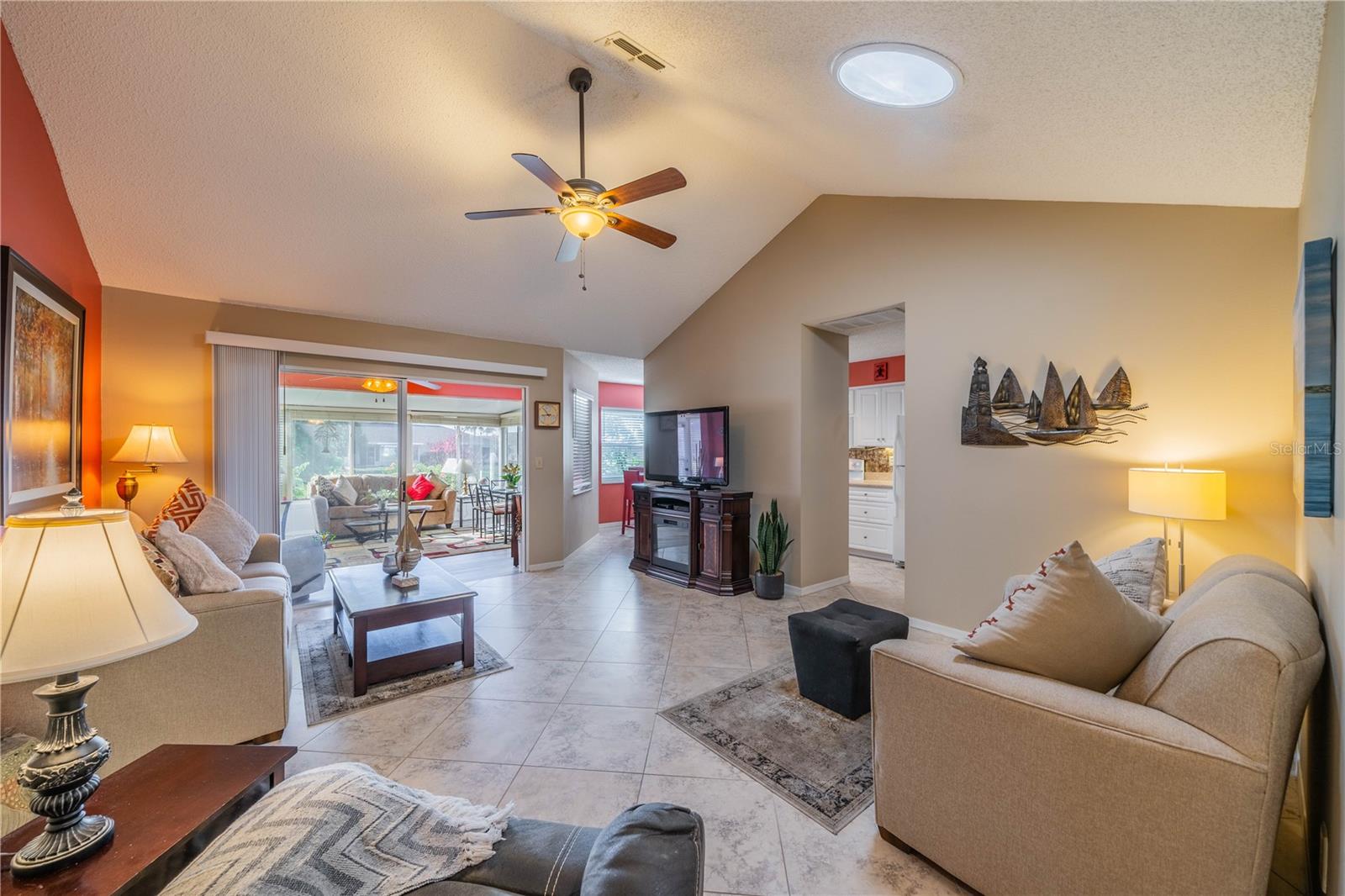 1933 GRAND CYPRESS LN, SUN CITY CENTER, FL, 33573
