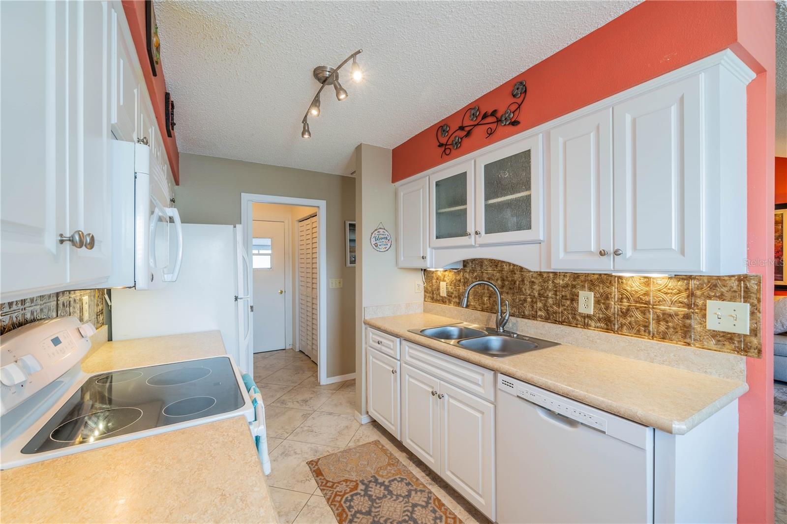 1933 GRAND CYPRESS LN, SUN CITY CENTER, FL, 33573