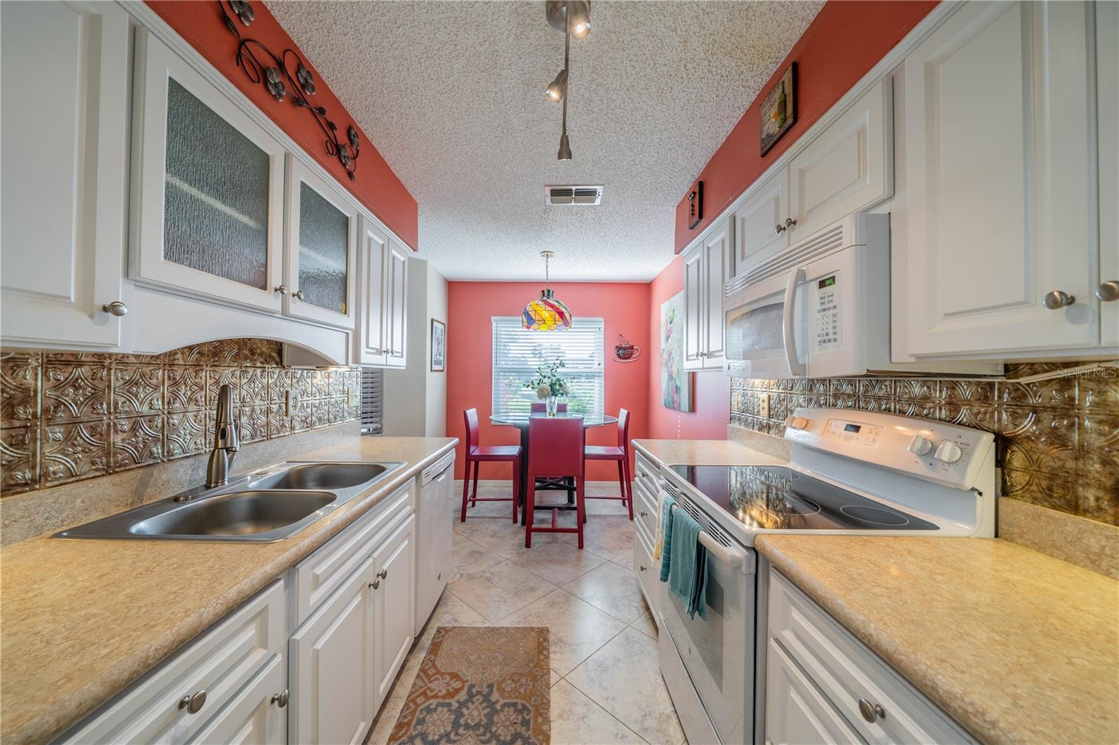 1933 GRAND CYPRESS LN, SUN CITY CENTER, FL, 33573