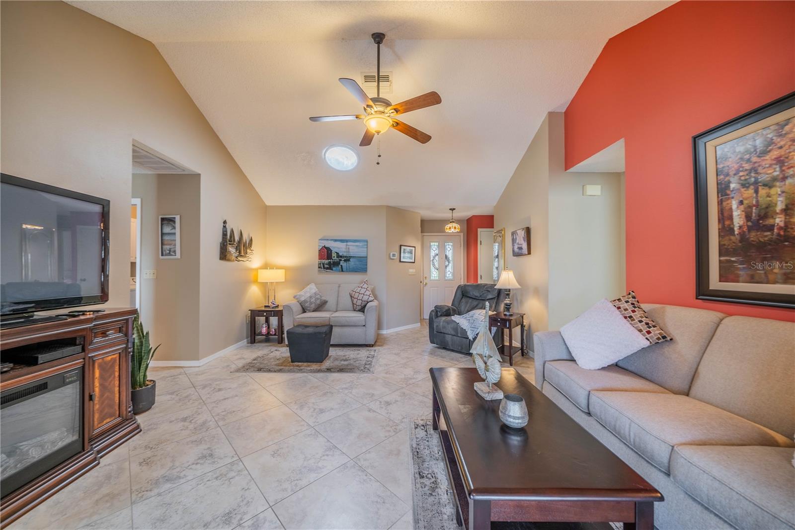 1933 GRAND CYPRESS LN, SUN CITY CENTER, FL, 33573