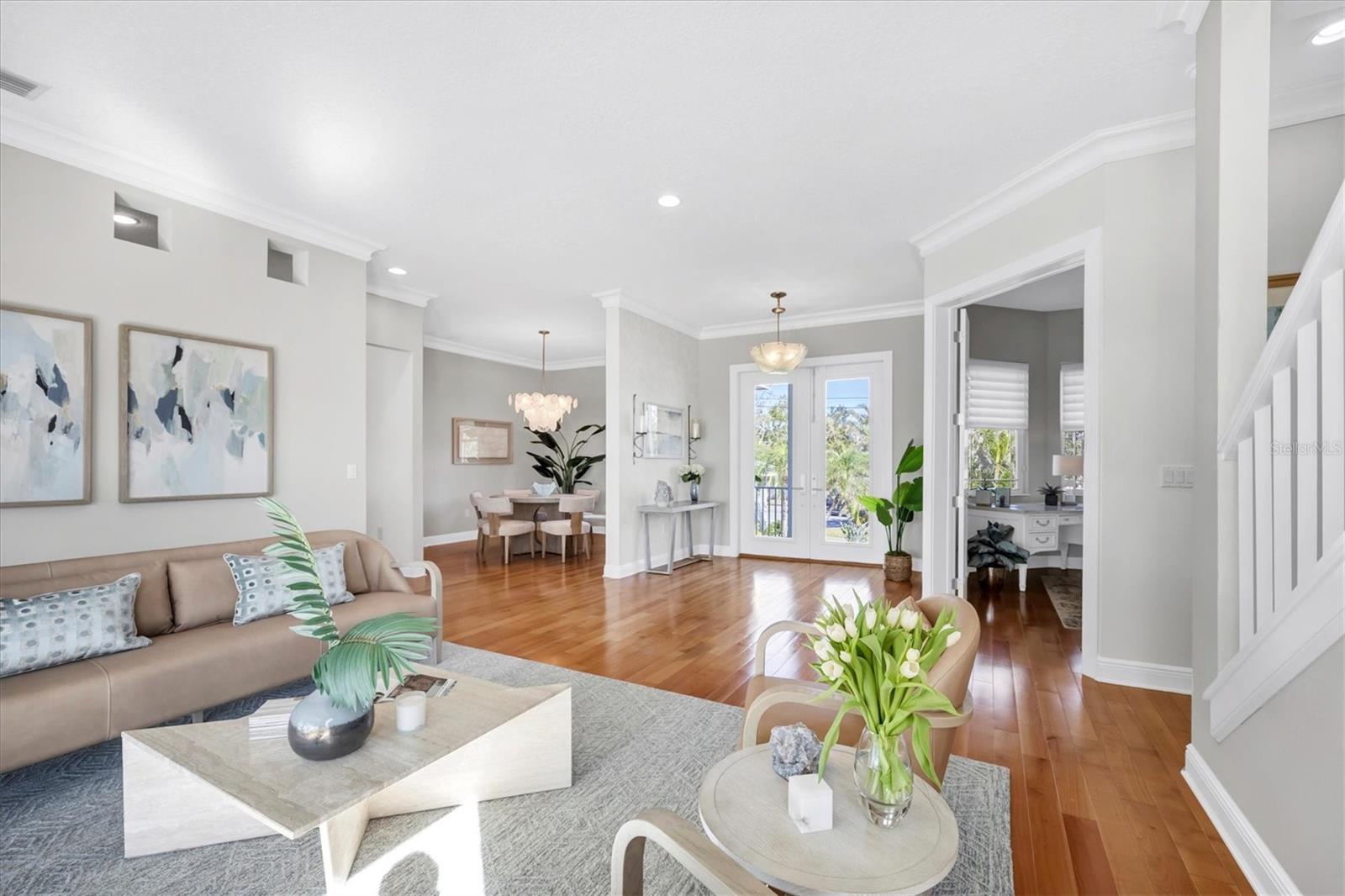 810 SIESTA DR, SARASOTA, FL, 34242
