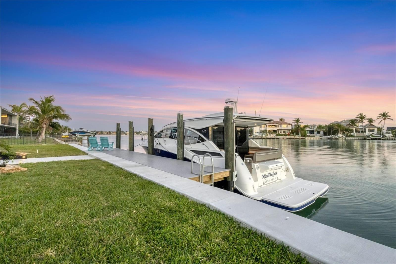 810 SIESTA DR, SARASOTA, FL, 34242