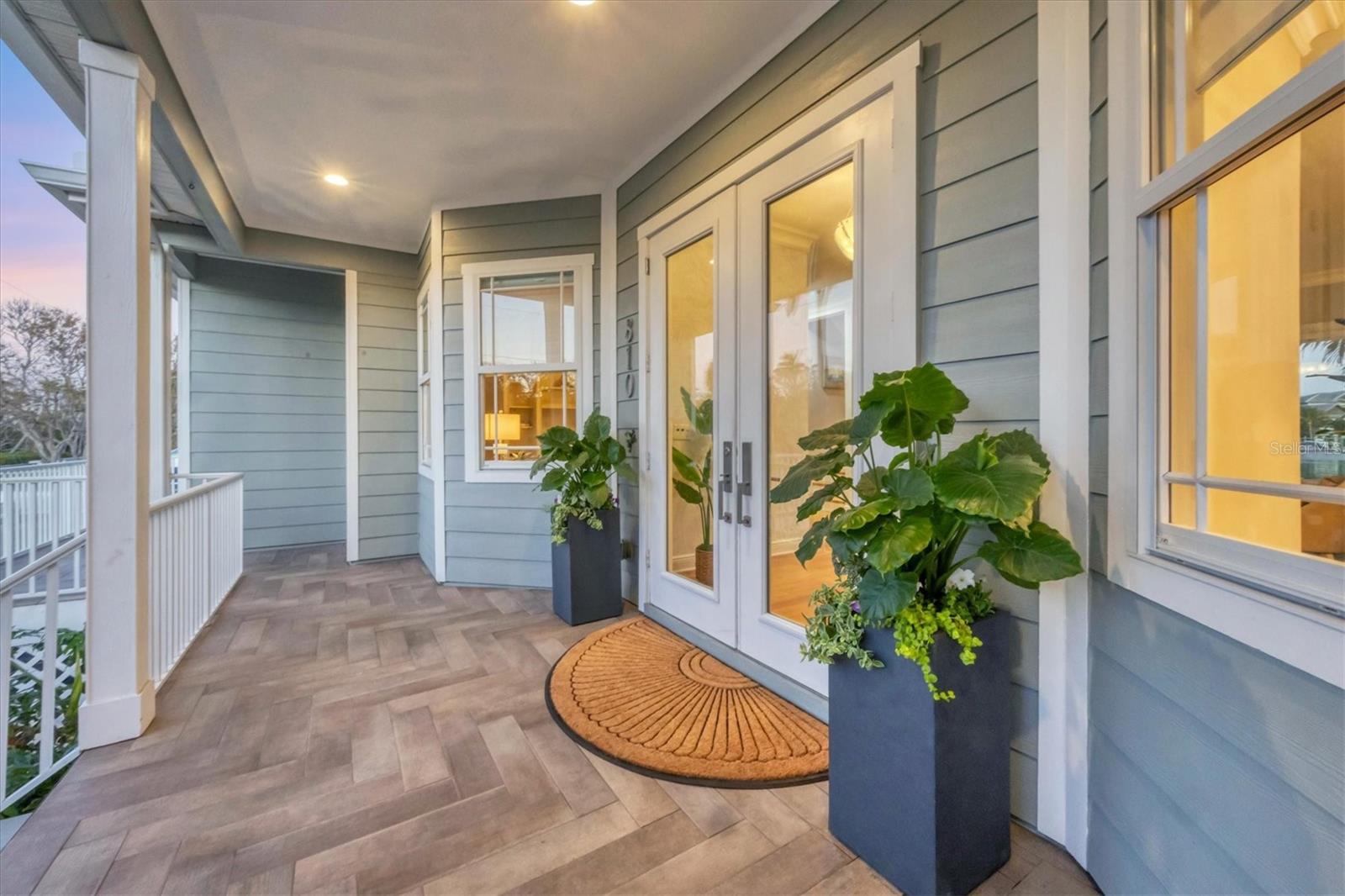 810 SIESTA DR, SARASOTA, FL, 34242