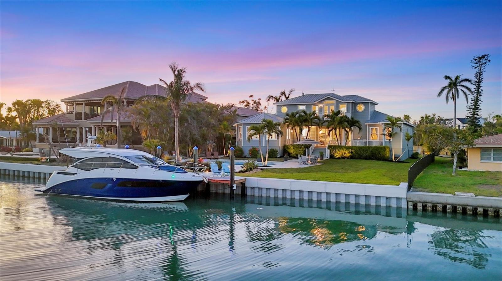 810 SIESTA DR, SARASOTA, FL, 34242
