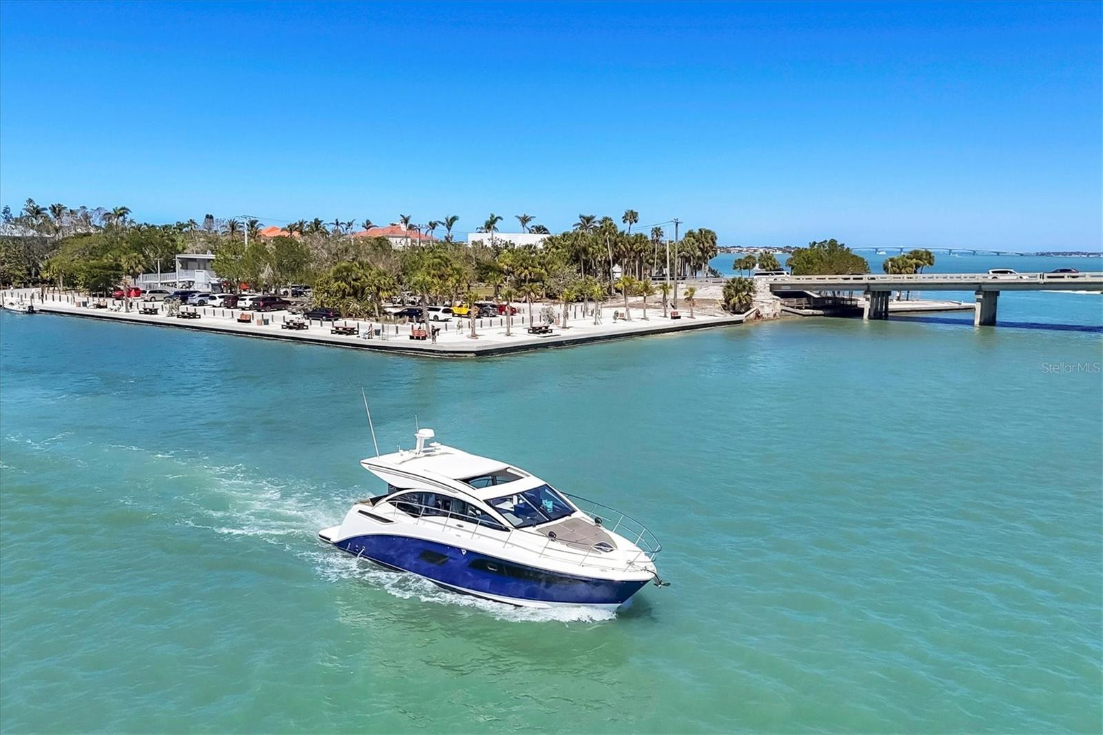 810 SIESTA DR, SARASOTA, FL, 34242