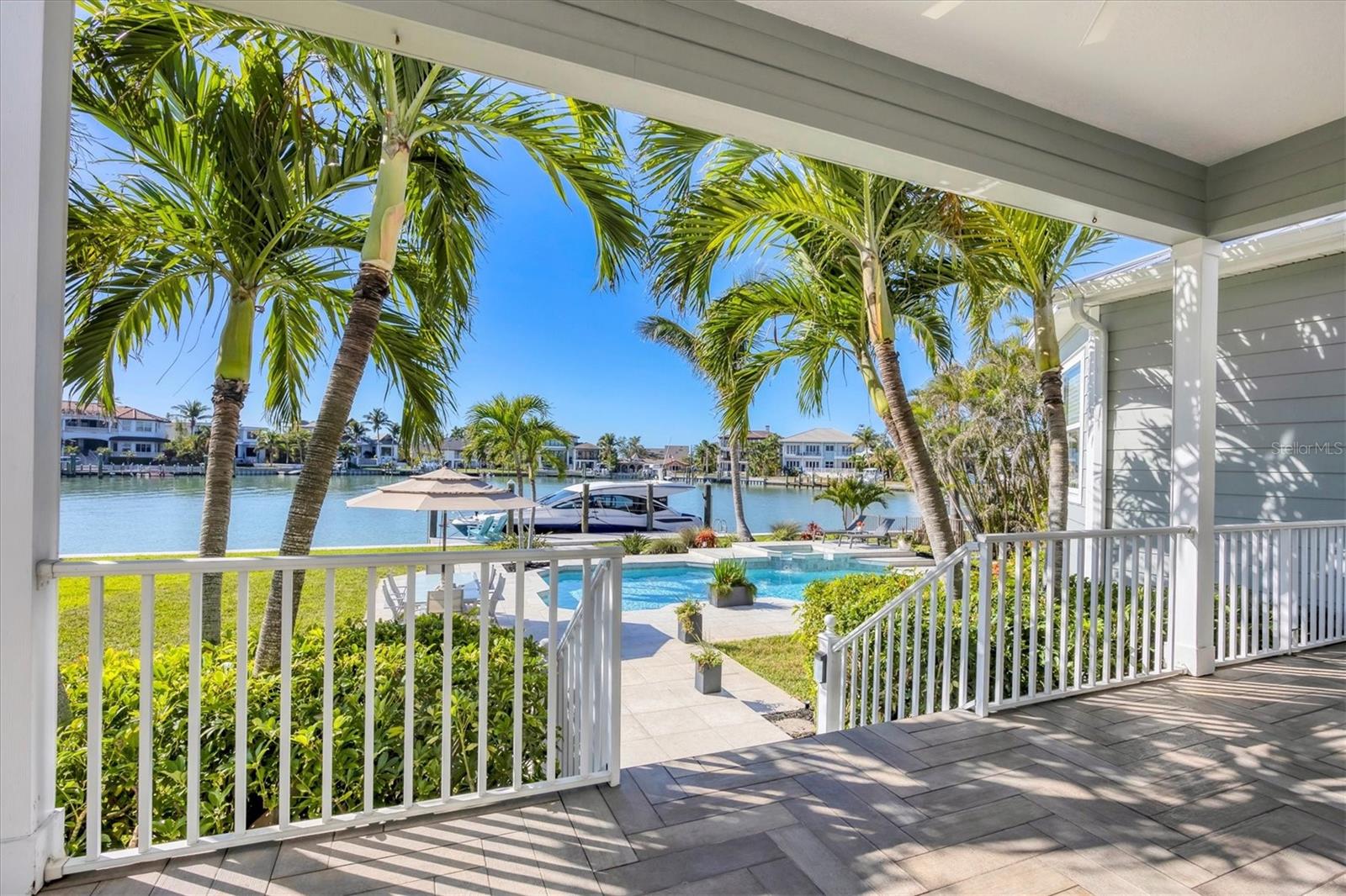 810 SIESTA DR, SARASOTA, FL, 34242