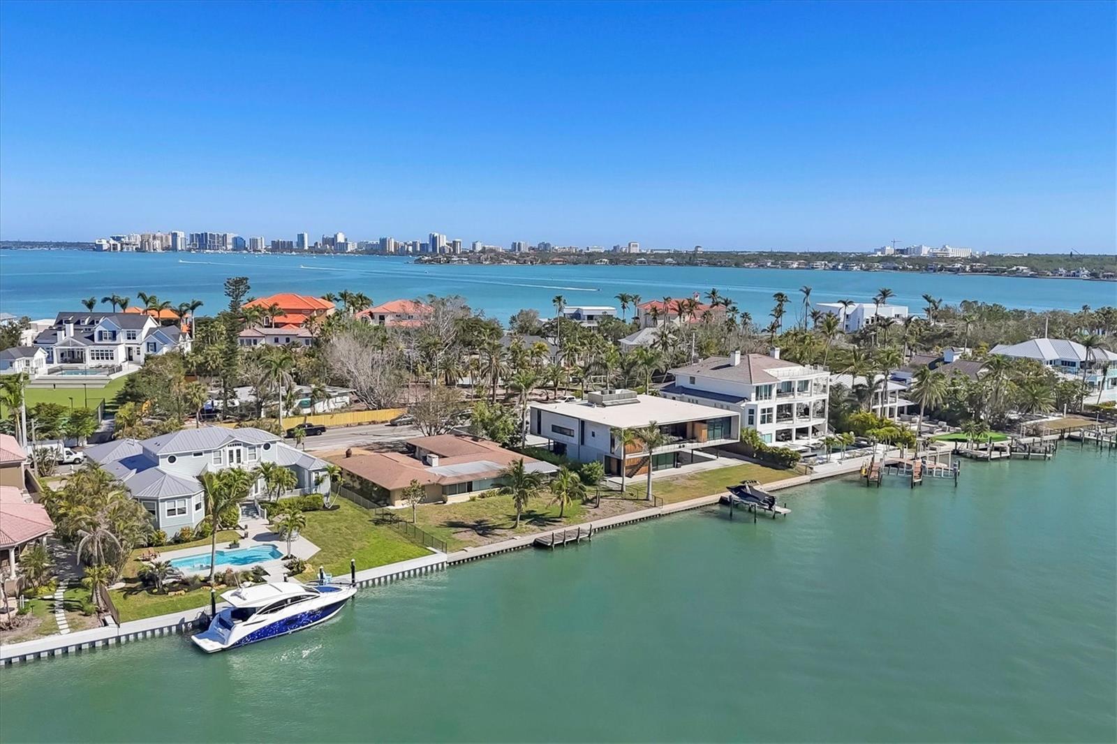810 SIESTA DR, SARASOTA, FL, 34242