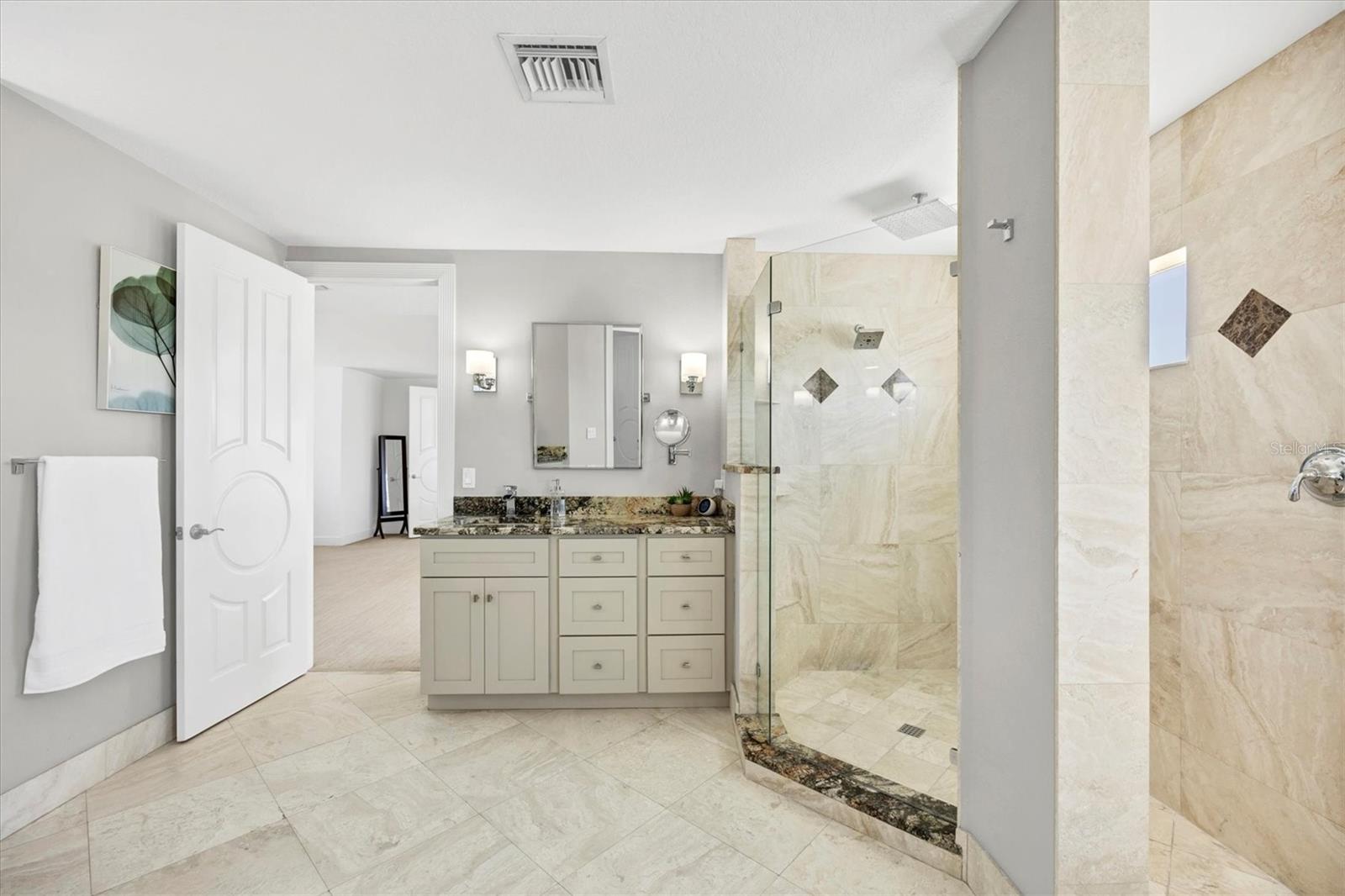 810 SIESTA DR, SARASOTA, FL, 34242