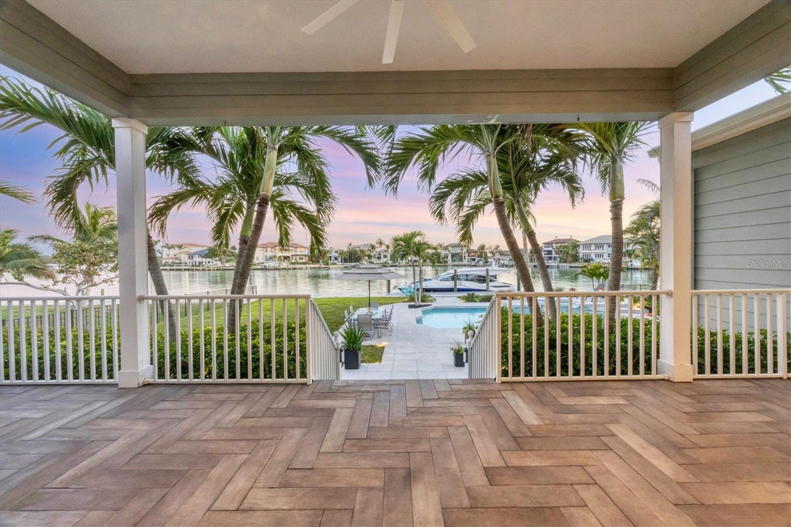 810 SIESTA DR, SARASOTA, FL, 34242