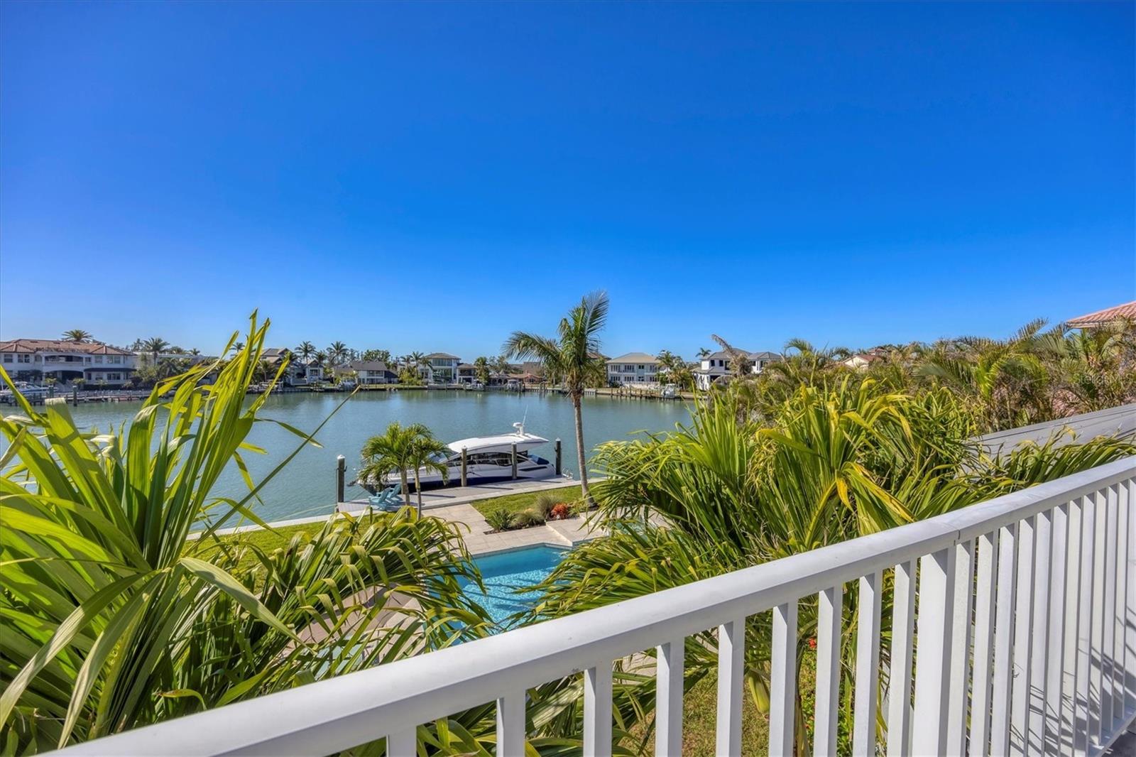810 SIESTA DR, SARASOTA, FL, 34242