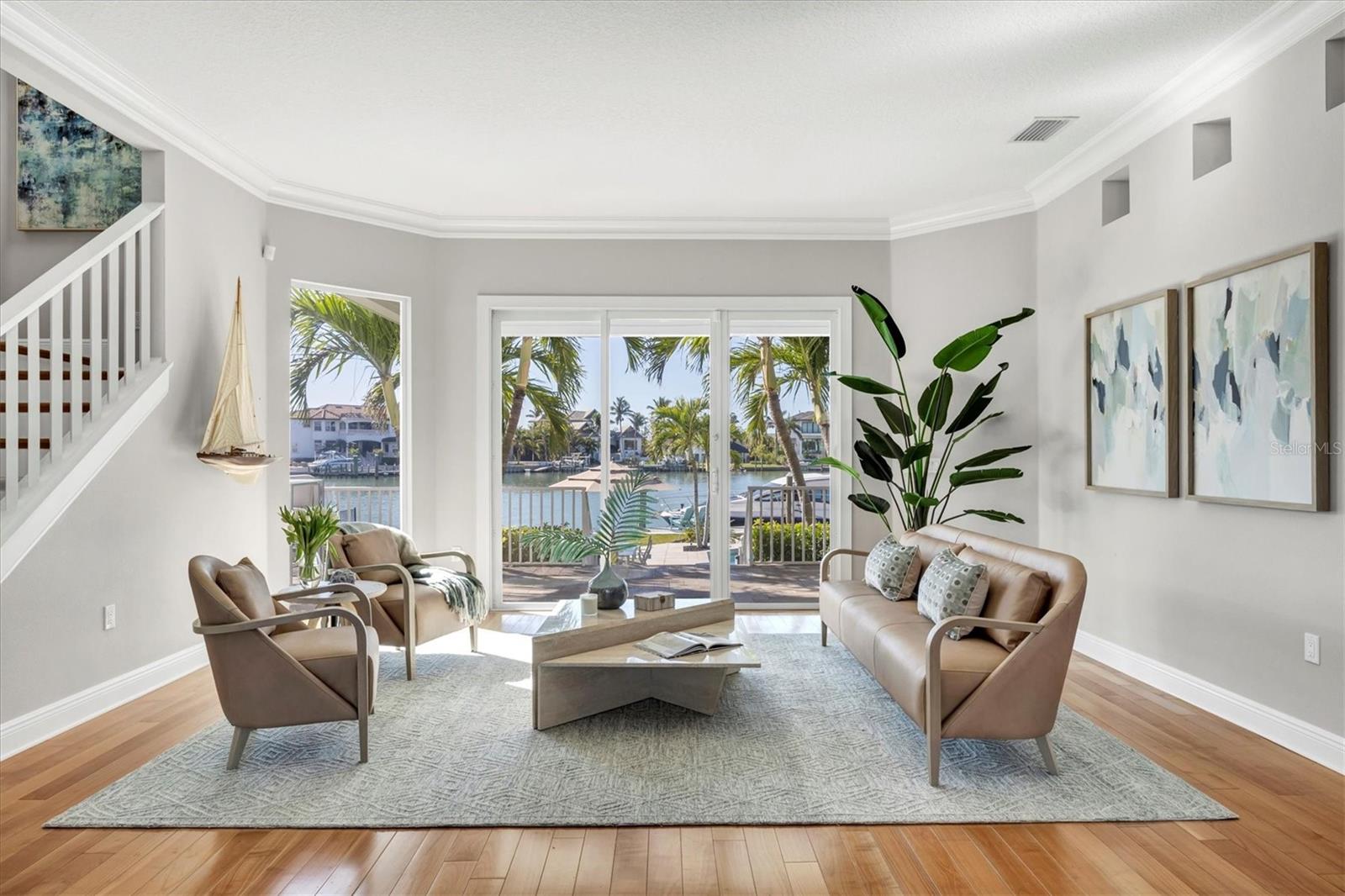 810 SIESTA DR, SARASOTA, FL, 34242