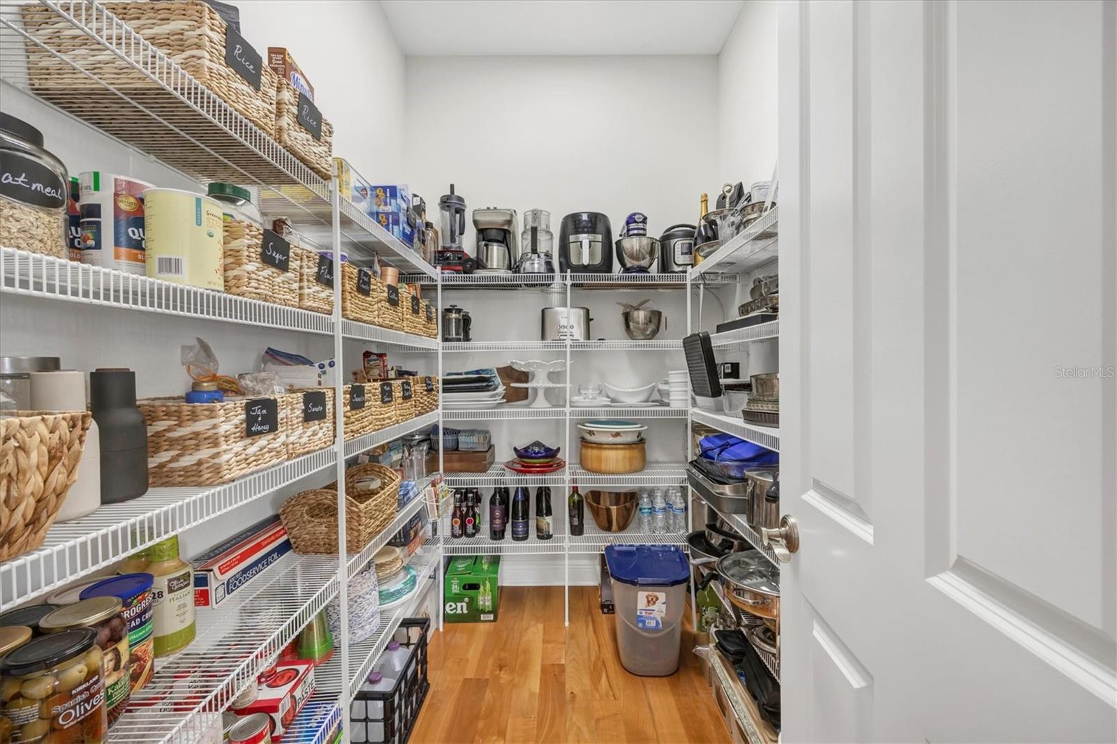 810 SIESTA DR, SARASOTA, FL, 34242
