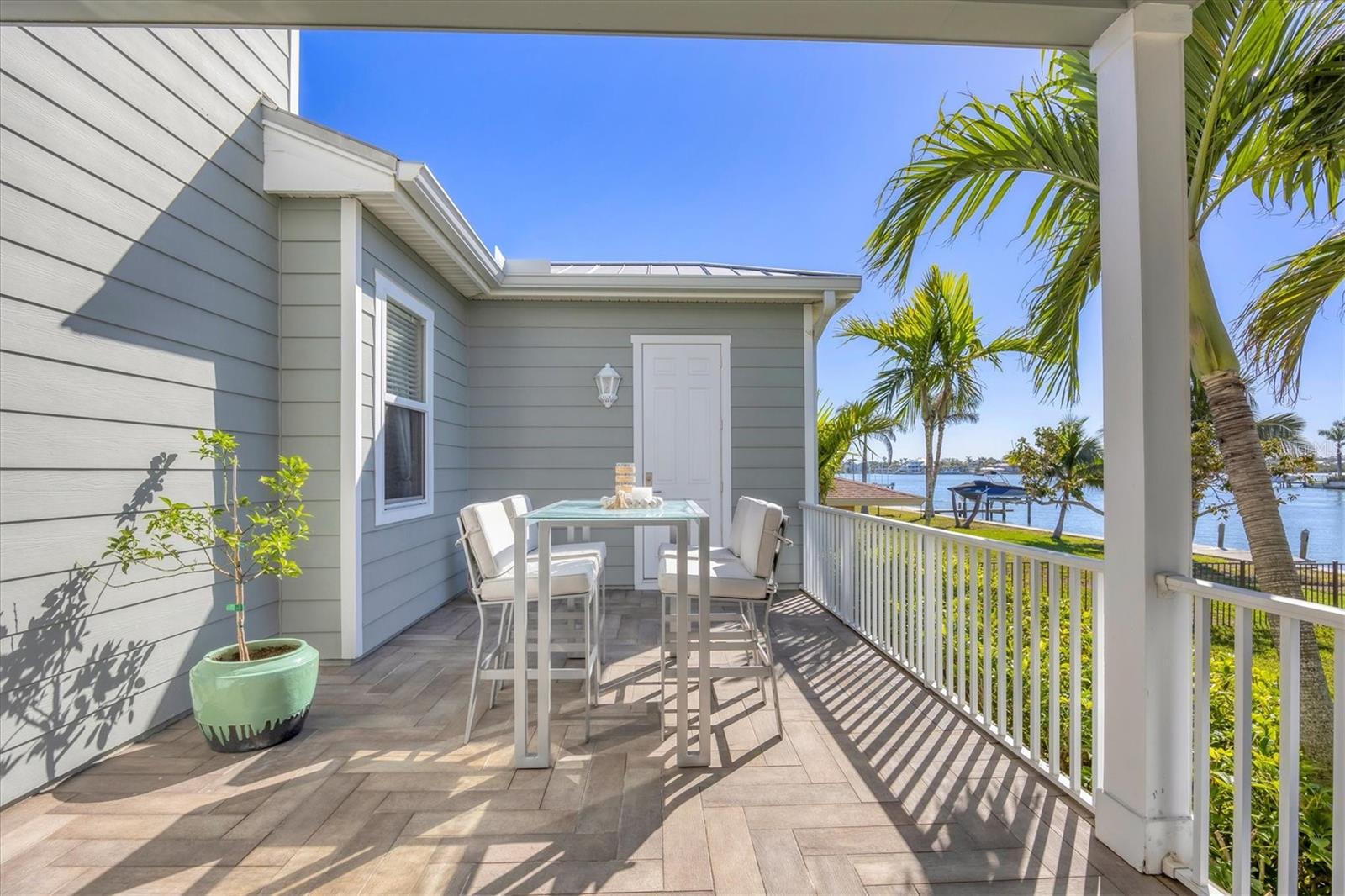 810 SIESTA DR, SARASOTA, FL, 34242