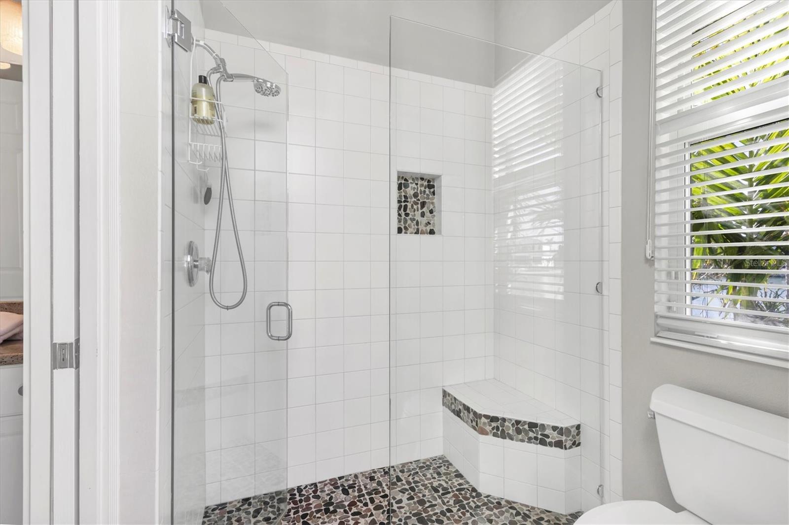810 SIESTA DR, SARASOTA, FL, 34242