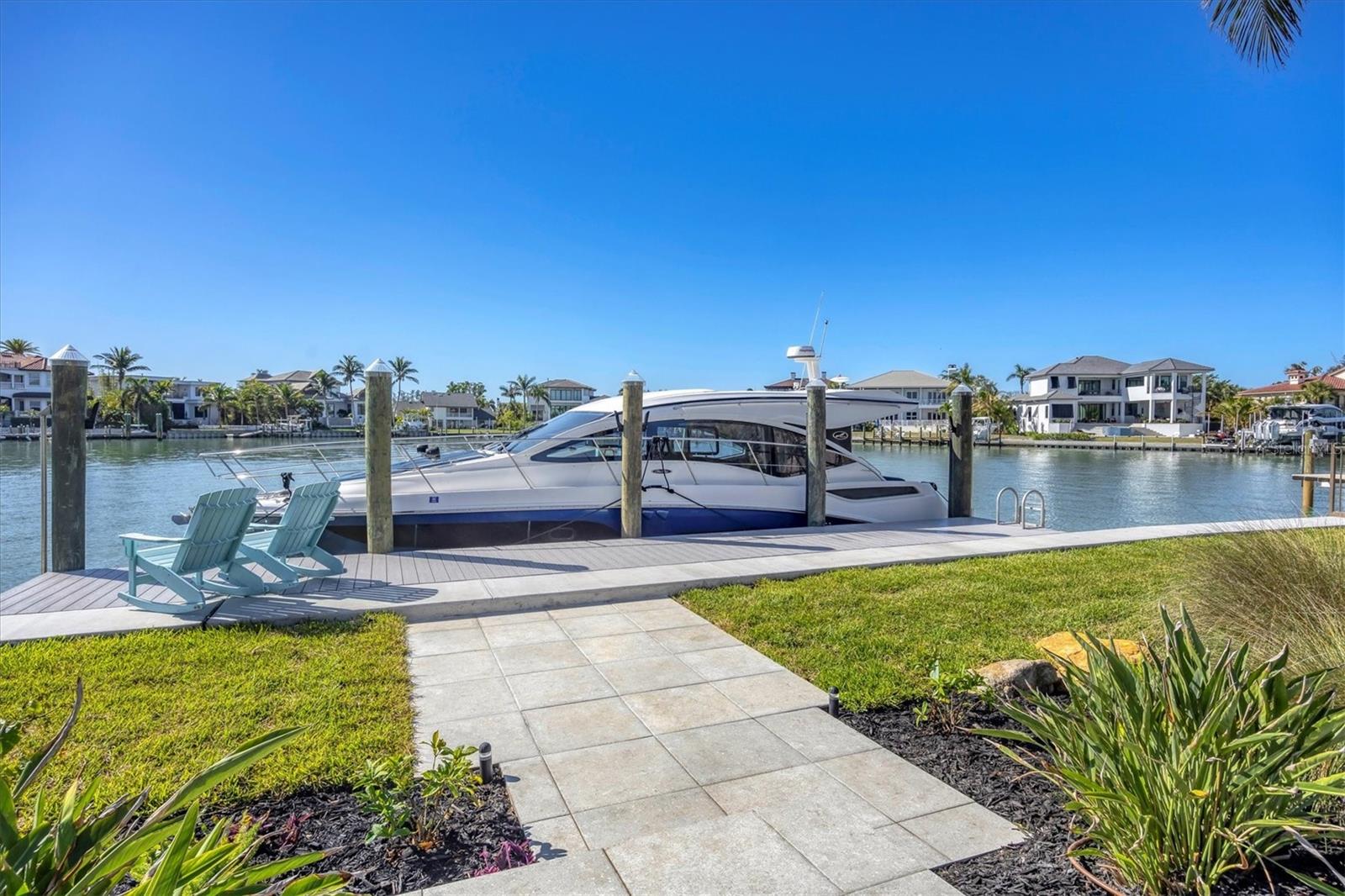 810 SIESTA DR, SARASOTA, FL, 34242