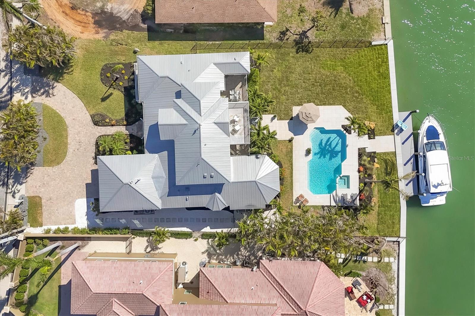 810 SIESTA DR, SARASOTA, FL, 34242