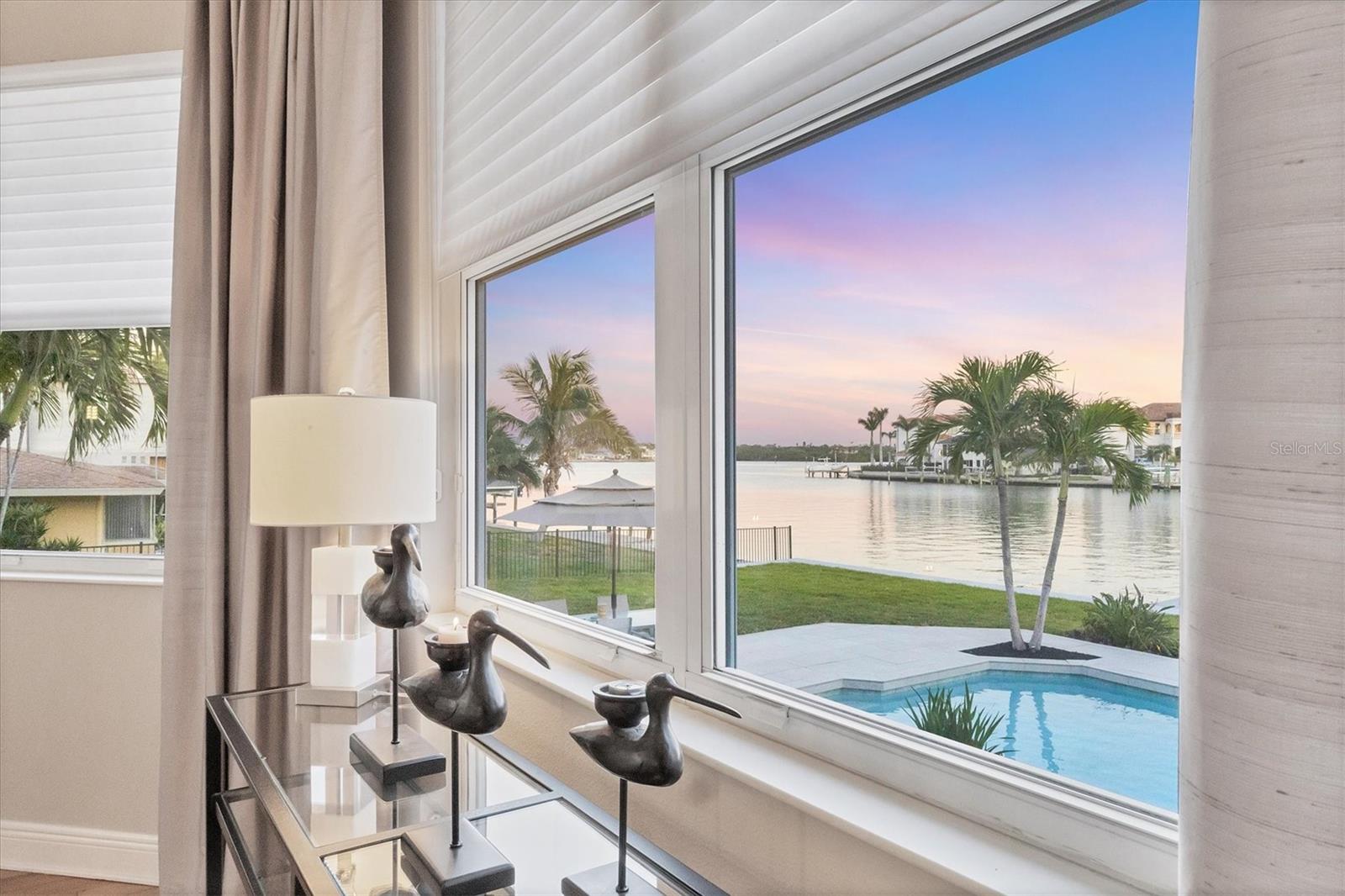 810 SIESTA DR, SARASOTA, FL, 34242