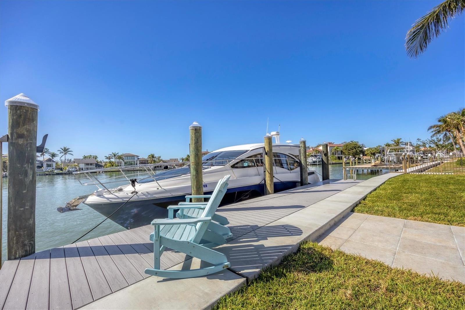 810 SIESTA DR, SARASOTA, FL, 34242
