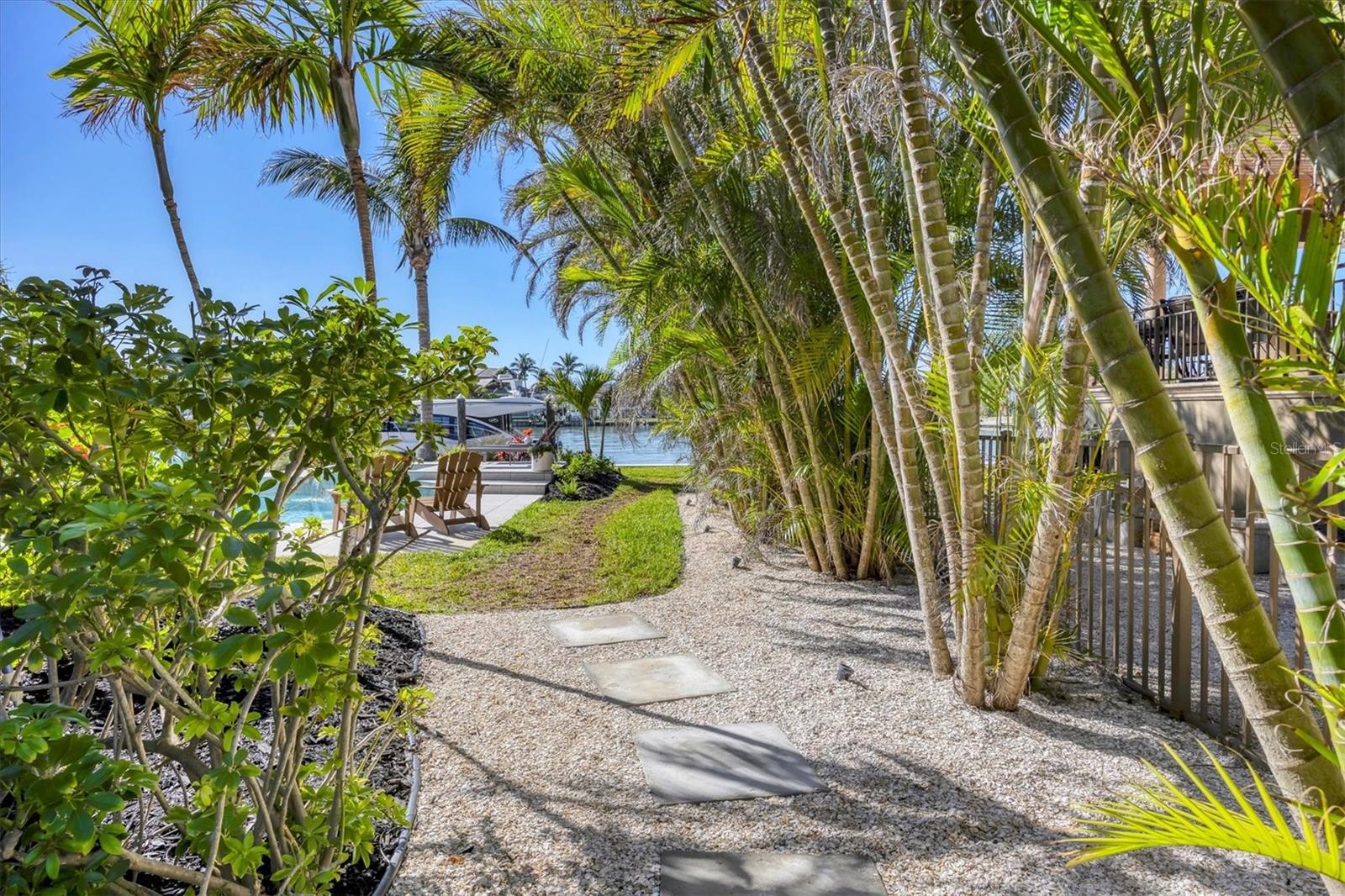 810 SIESTA DR, SARASOTA, FL, 34242