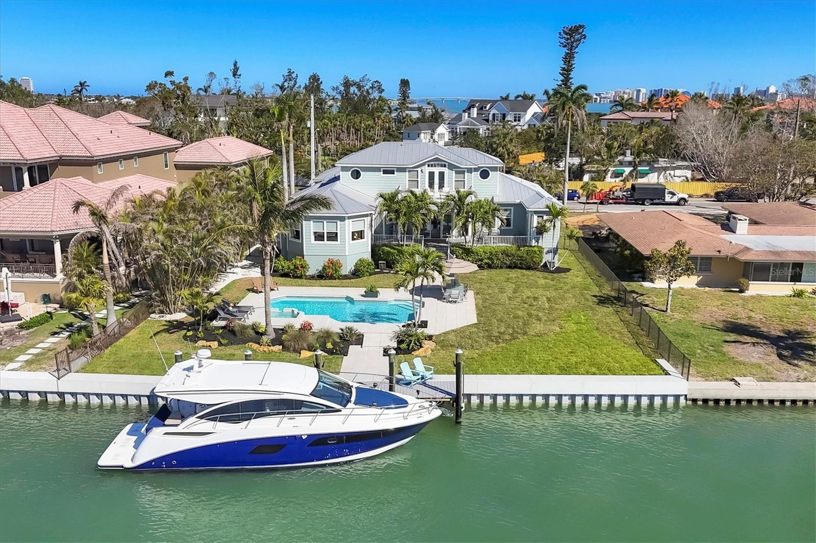 810 SIESTA DR, SARASOTA, FL, 34242