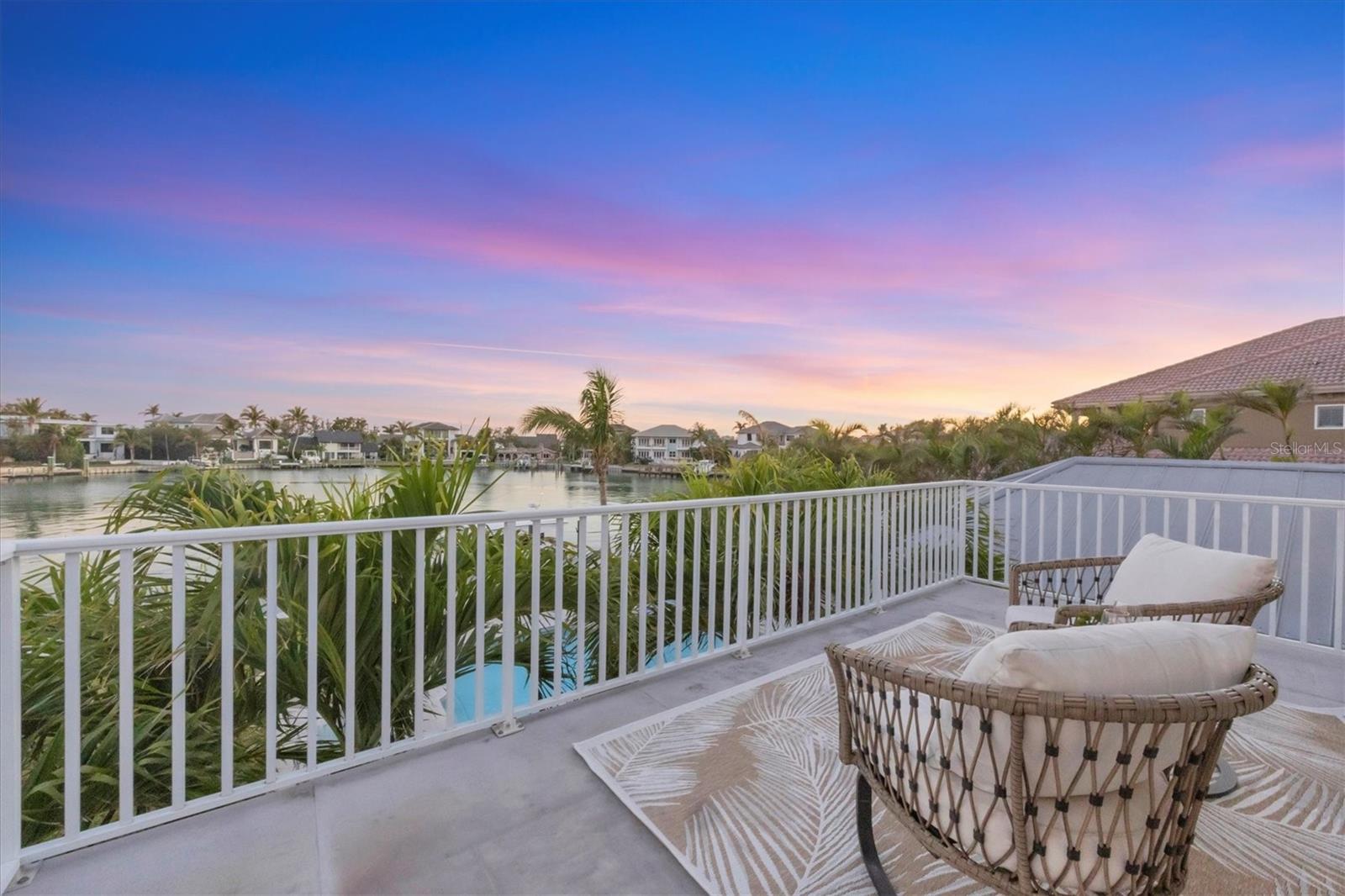 810 SIESTA DR, SARASOTA, FL, 34242