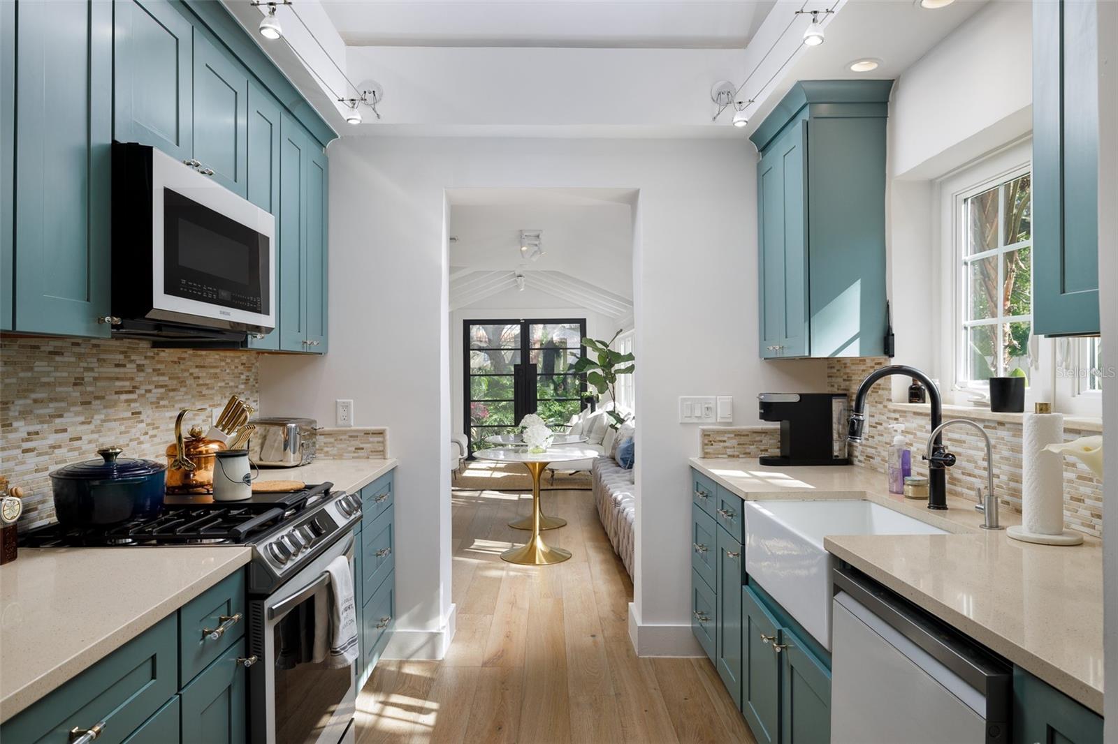 2521 DRIFTWOOD RD SE, ST PETERSBURG, FL, 33705